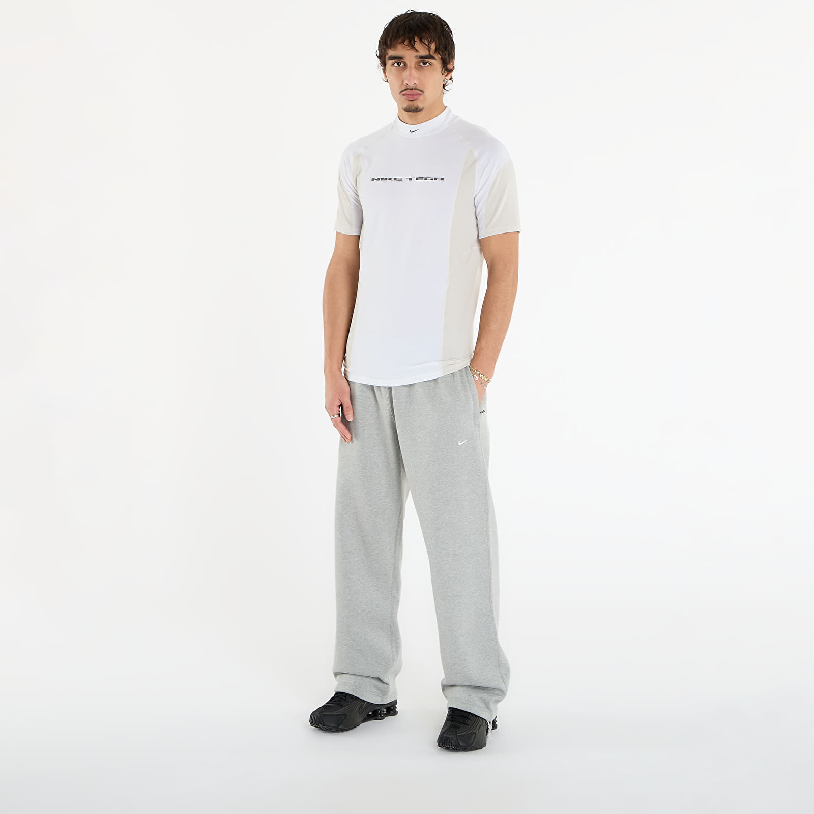 Magliette da uomo Nike Tech Men's Dri-FIT Short-Sleeve Base Layer White/ Light Bone/ Light Bone/ Black