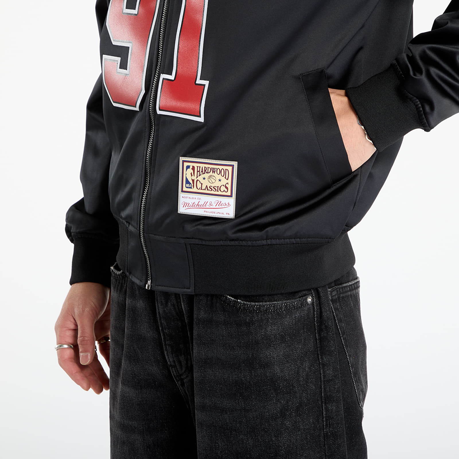 Muške jakne Mitchell & Ness NBA Maxxed Out Satin Jacket Bulls Dennis Rodman Black