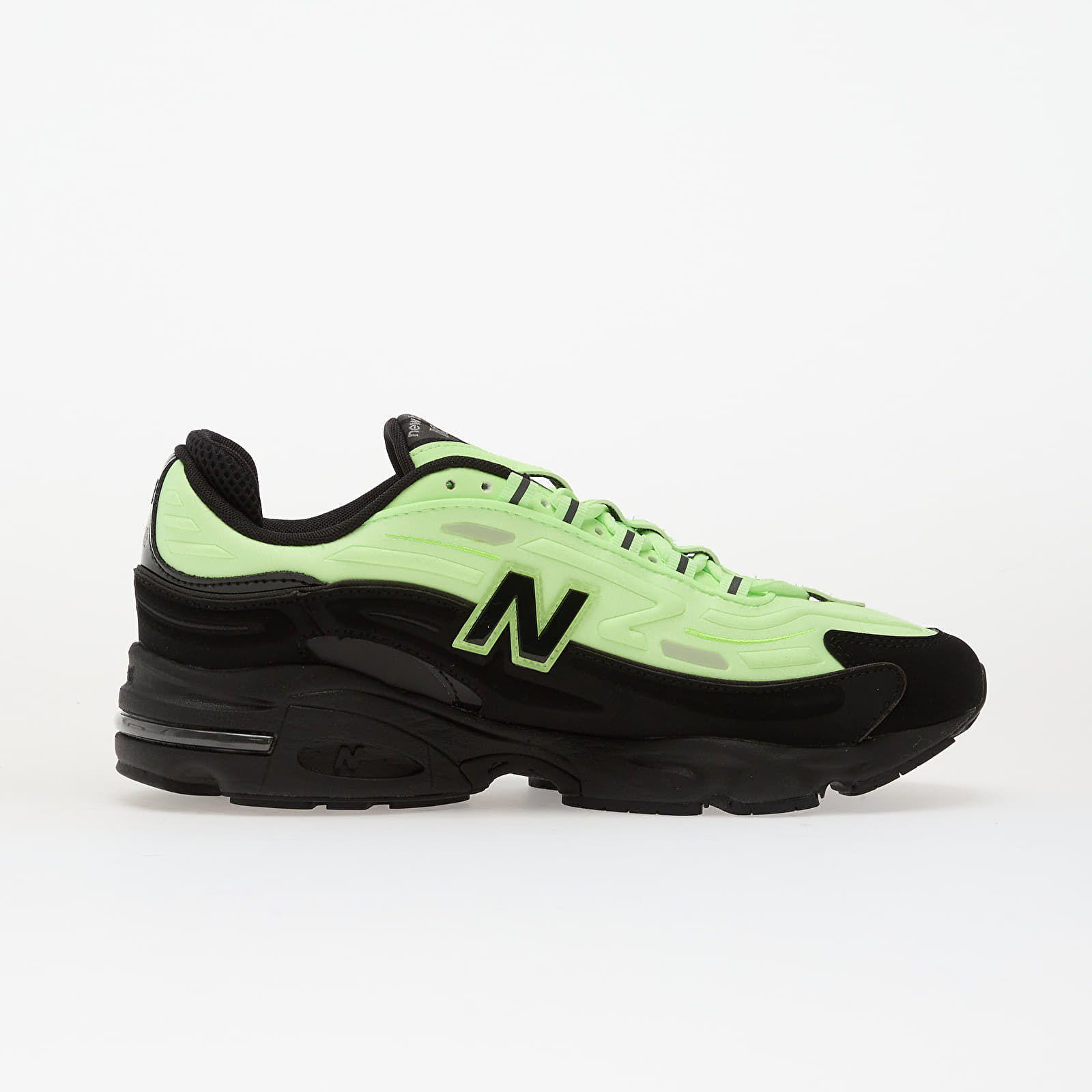 Meeste tossud ja kingad New Balance 1000 Black