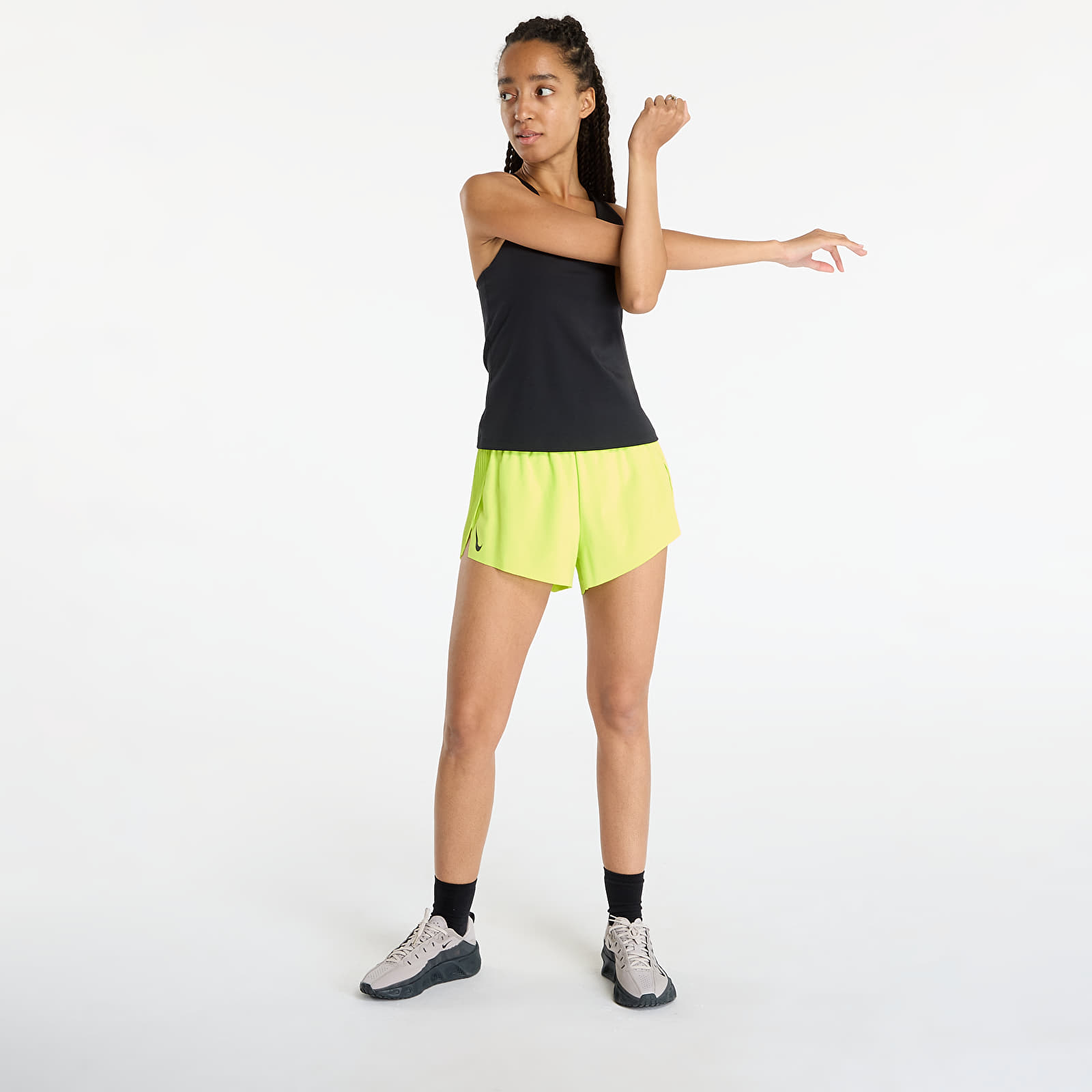 Tanktops für Frauen Nike Swoosh Women's Medium-Support Padded Sports Bra Tank Black/ Black/ White