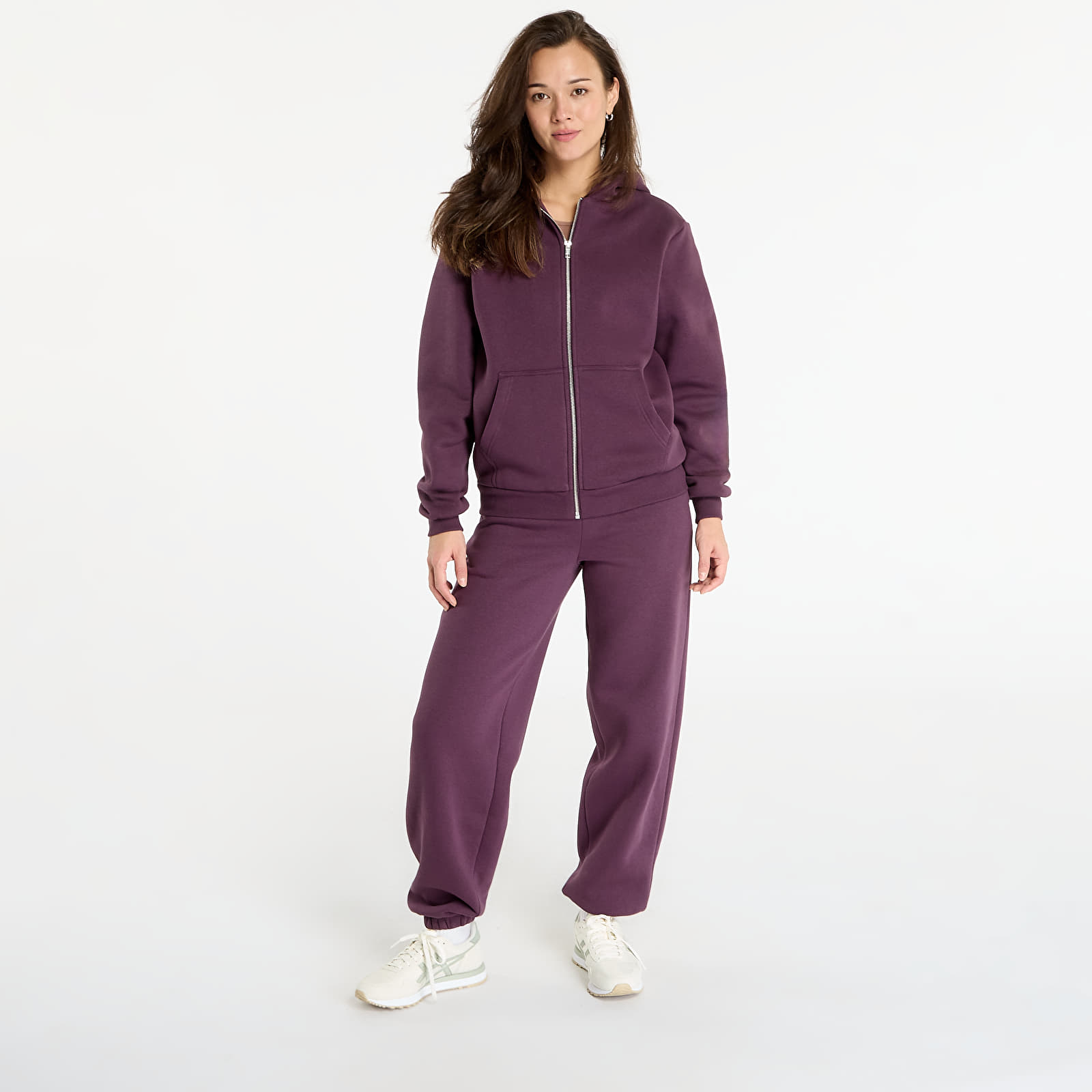 Siltās bikses Urban Classics Ladies Fluffy Sweatpants Plum Purple