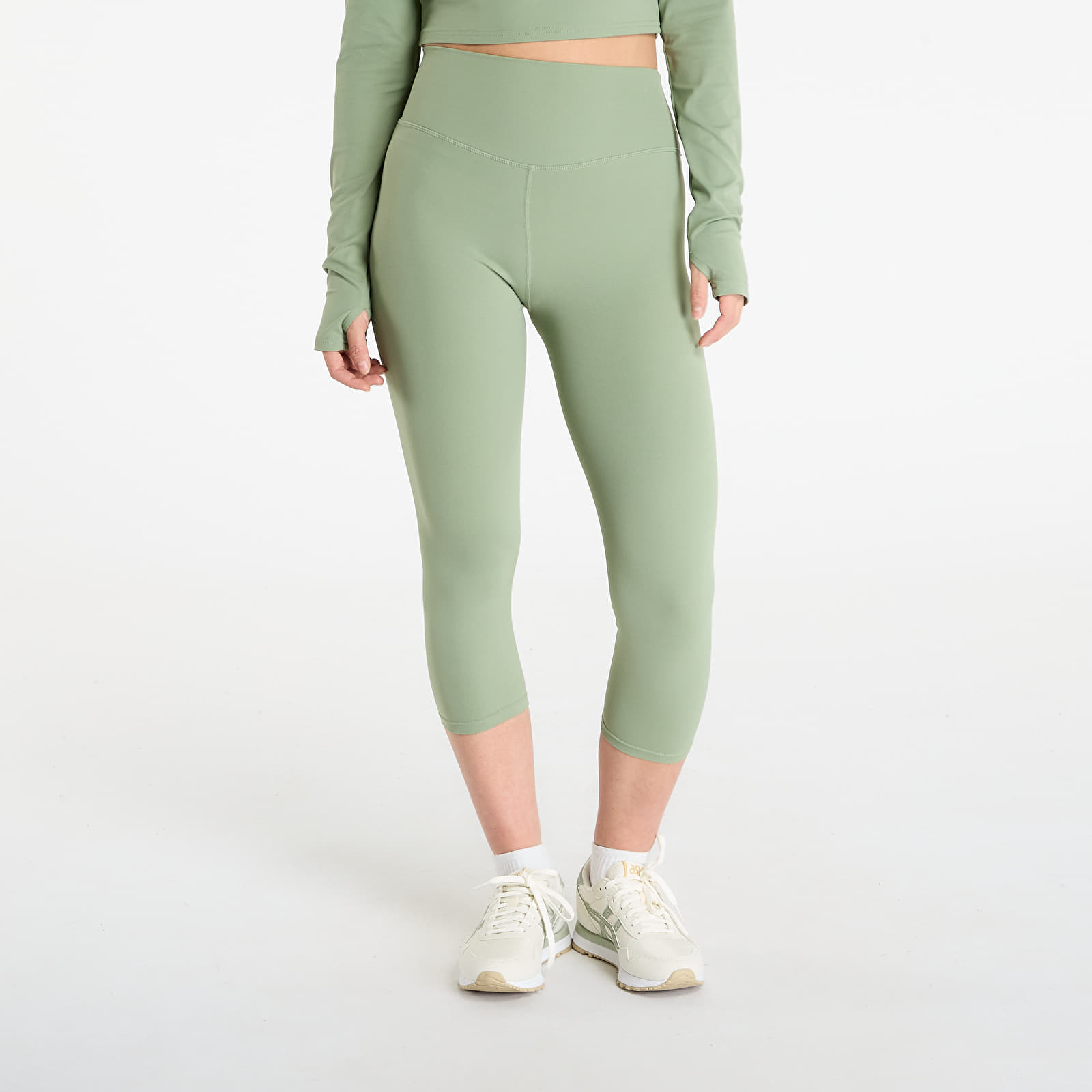 Legíny Urban Classics Ladies Capri Leggings Matcha Green