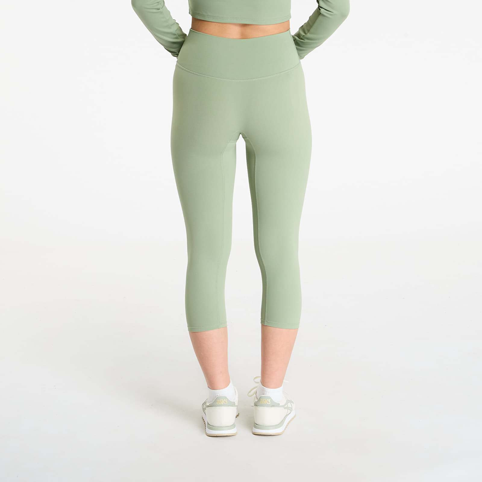 Legíny Urban Classics Ladies Capri Leggings Matcha Green