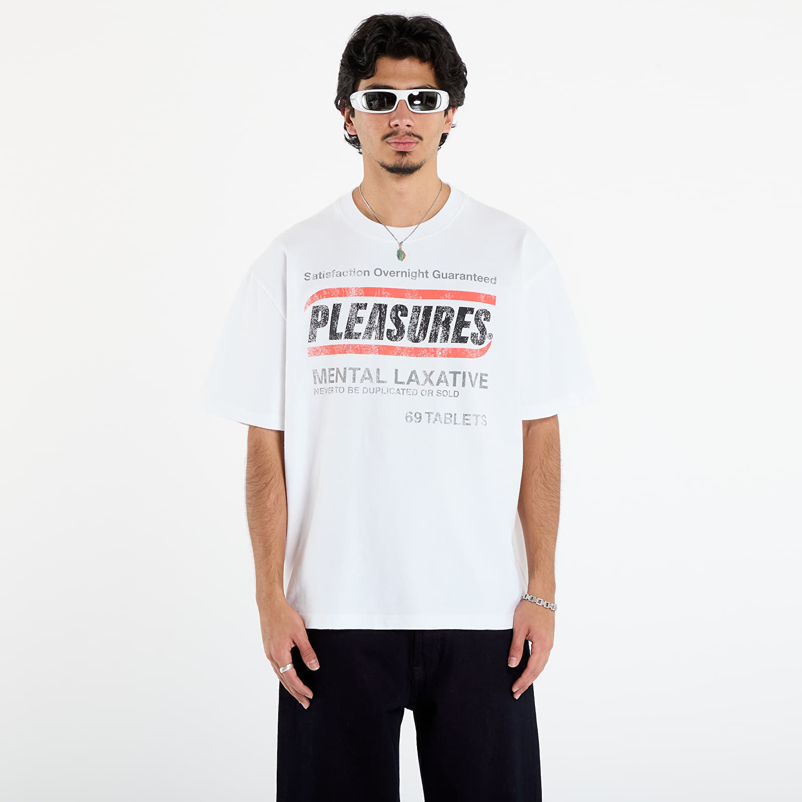 T-shirt PLEASURES Relief Heavyweight Shirt Vtg White L