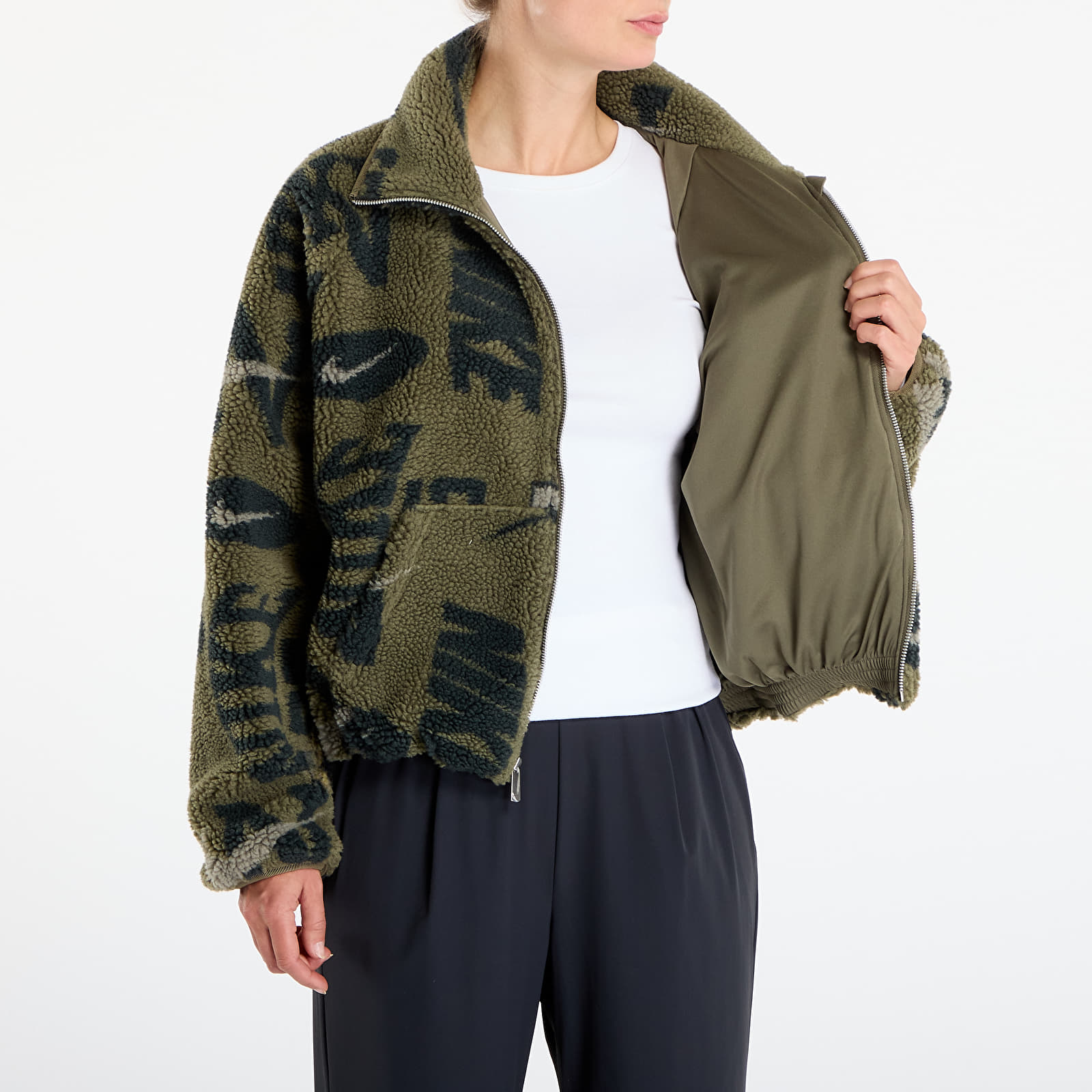 Jakker for kvinner Nike Sportswear Women's High-Pile Fleece Jacket Medium Olive/ Medium Olive/ Sail