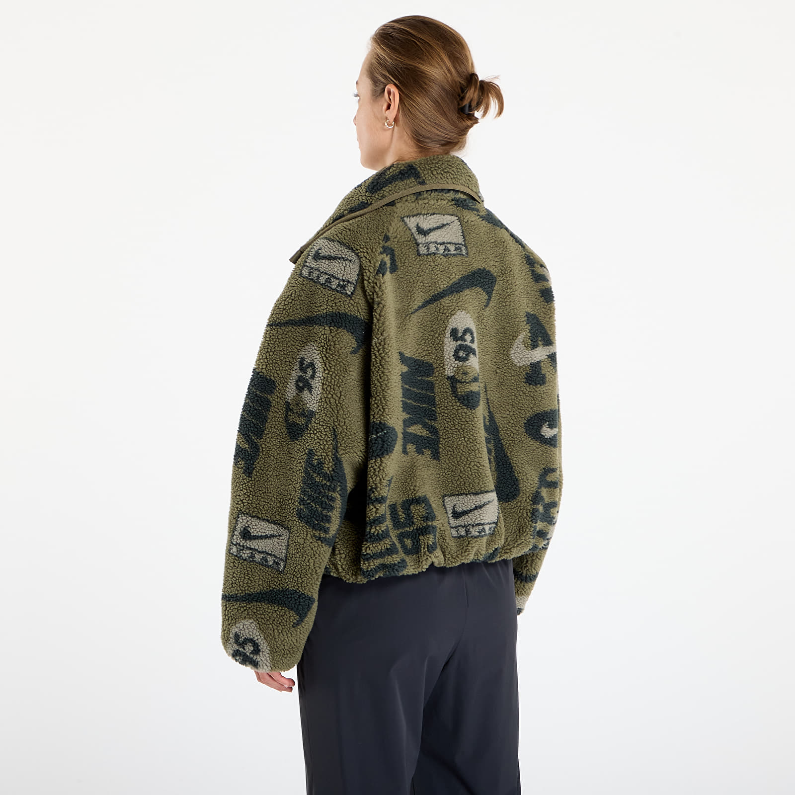 Jakker for kvinner Nike Sportswear Women's High-Pile Fleece Jacket Medium Olive/ Medium Olive/ Sail
