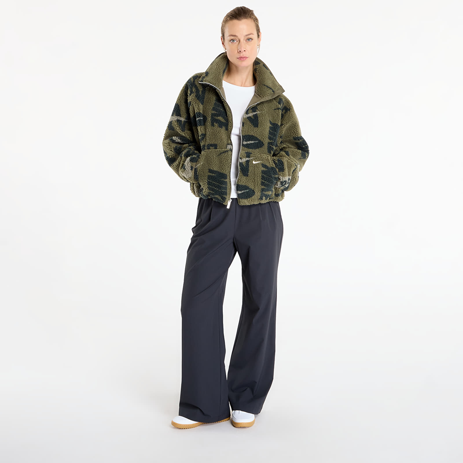 Jakker for kvinner Nike Sportswear Women's High-Pile Fleece Jacket Medium Olive/ Medium Olive/ Sail