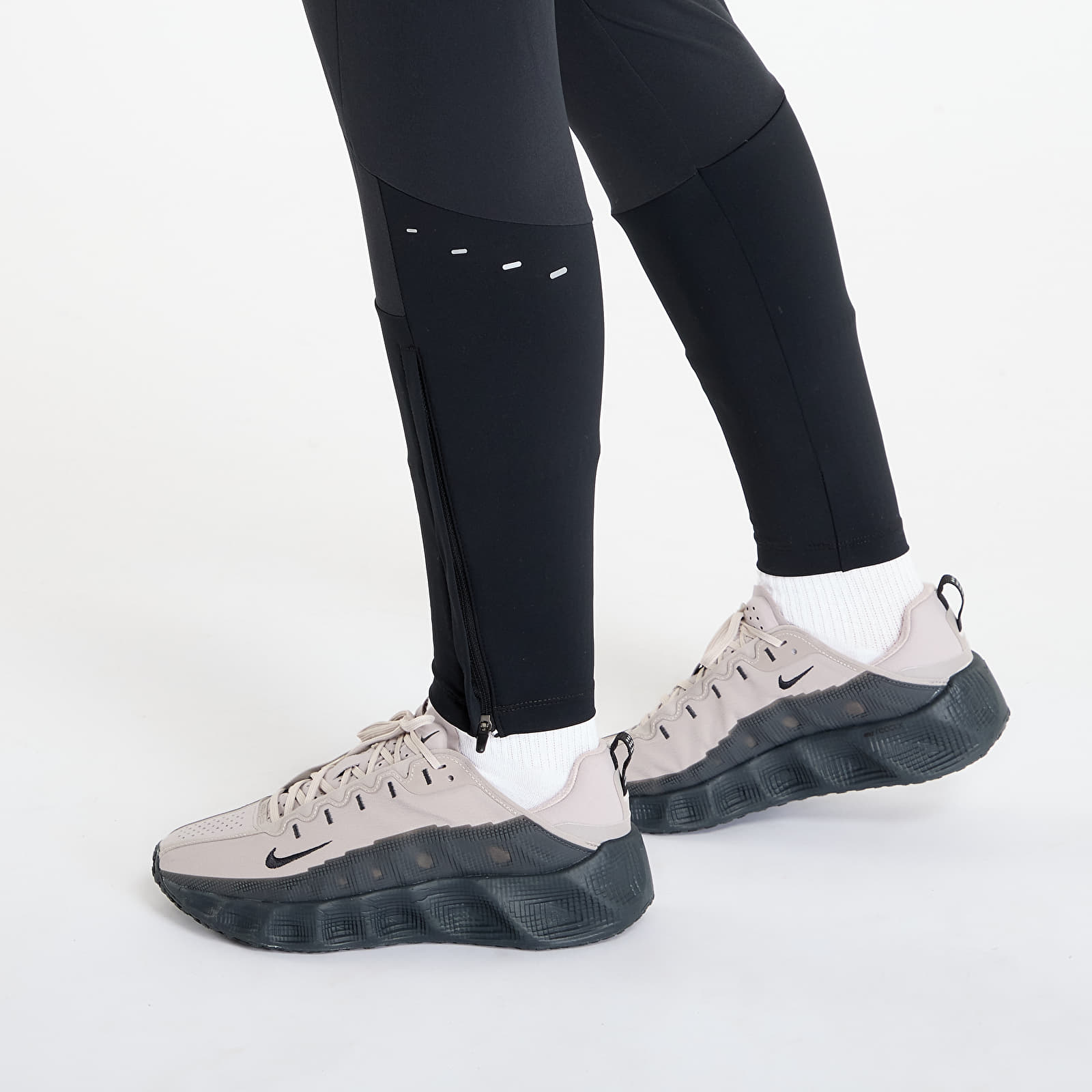 Women's Trousers Nike Swift Women's Dri-FIT Mid-Rise Running Pants Black/ Reflective Silv