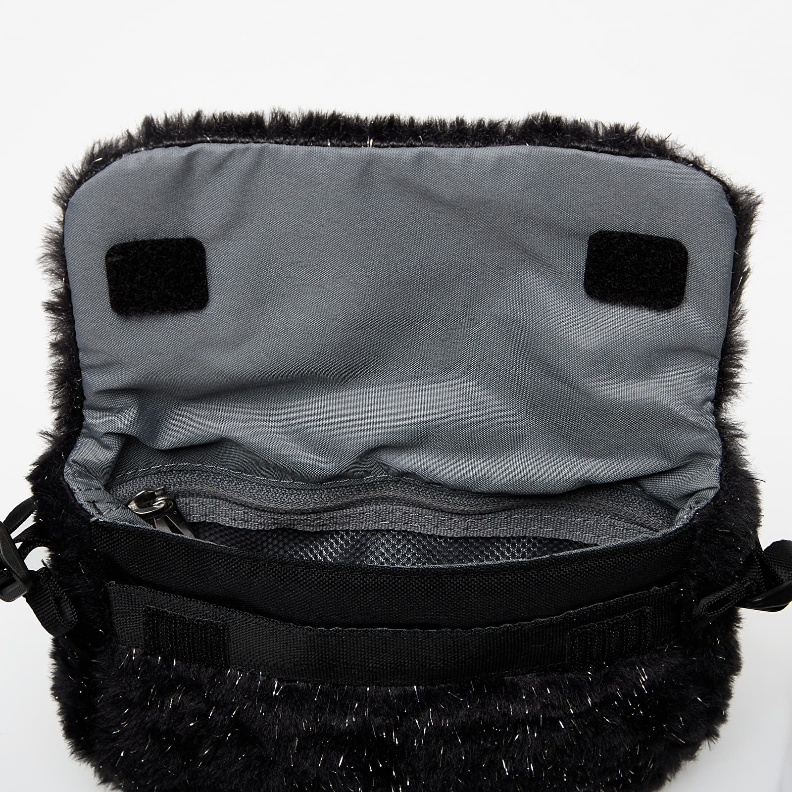 Umhängetaschen für Männer Nike Big Kids' Faux Fur Crossbody Bag (1L) Black/ Cool Grey/ White