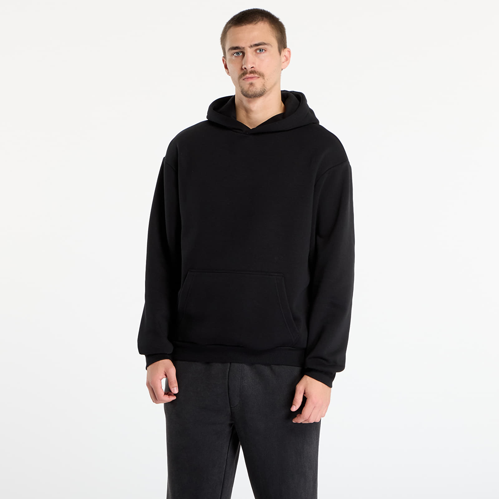 Hupparit ja collegepaidat Urban Classics Fluffy Hoody Black