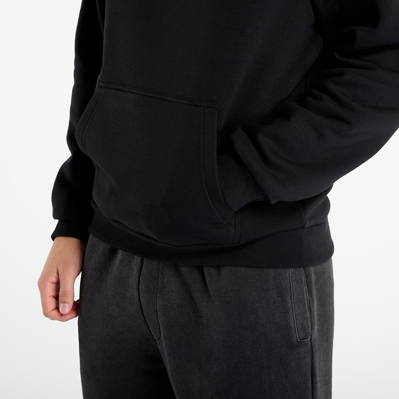 Hupparit ja collegepaidat Urban Classics Fluffy Hoody Black