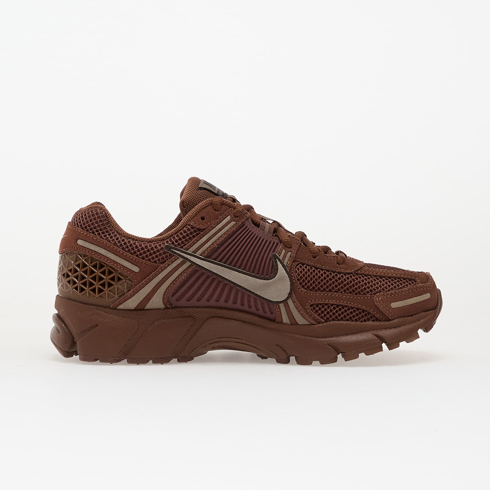 Дамски кецове и обувки Nike Zoom Vomero 5 Fauna Brown/ Mink Brown-Velvet Brown