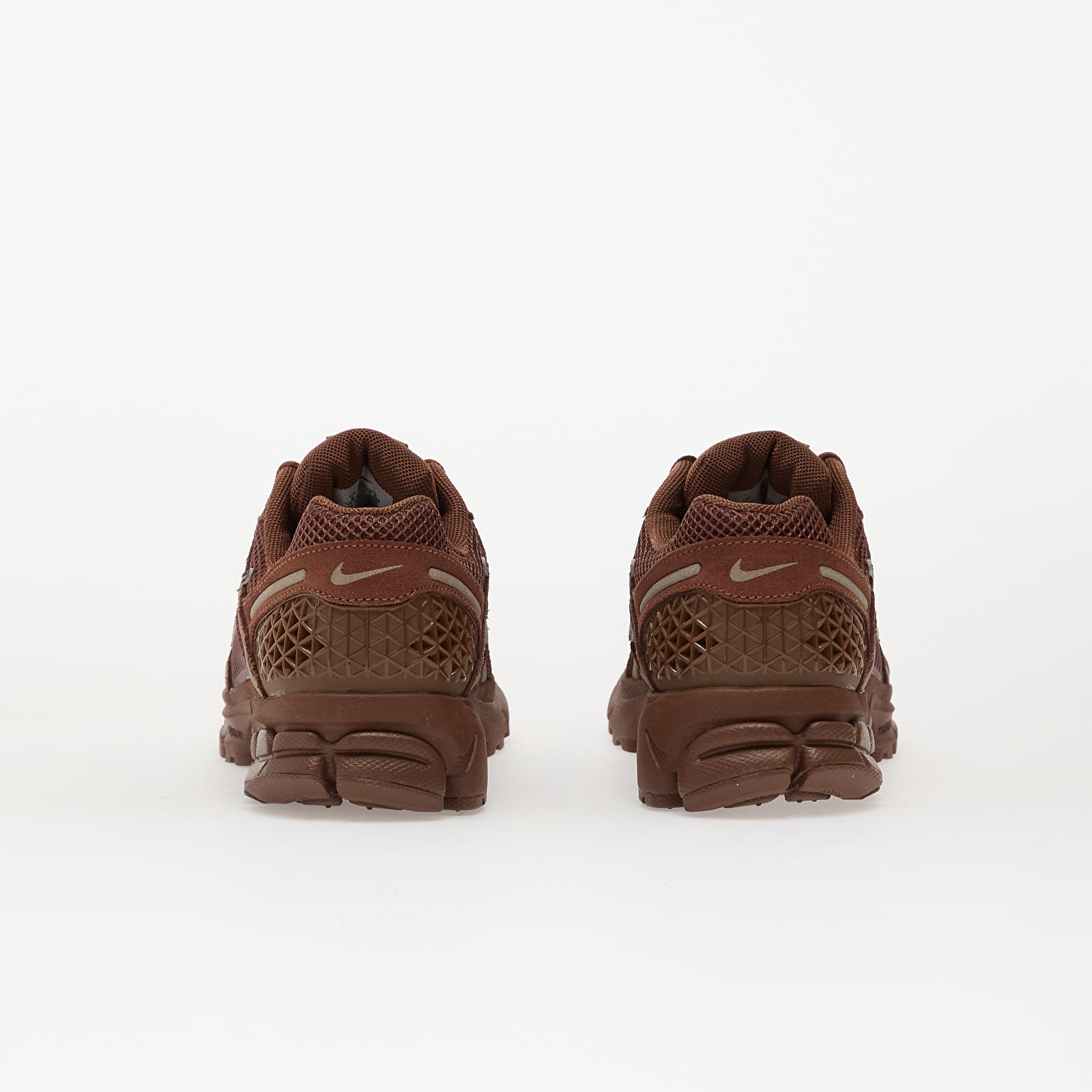Дамски кецове и обувки Nike Zoom Vomero 5 Fauna Brown/ Mink Brown-Velvet Brown