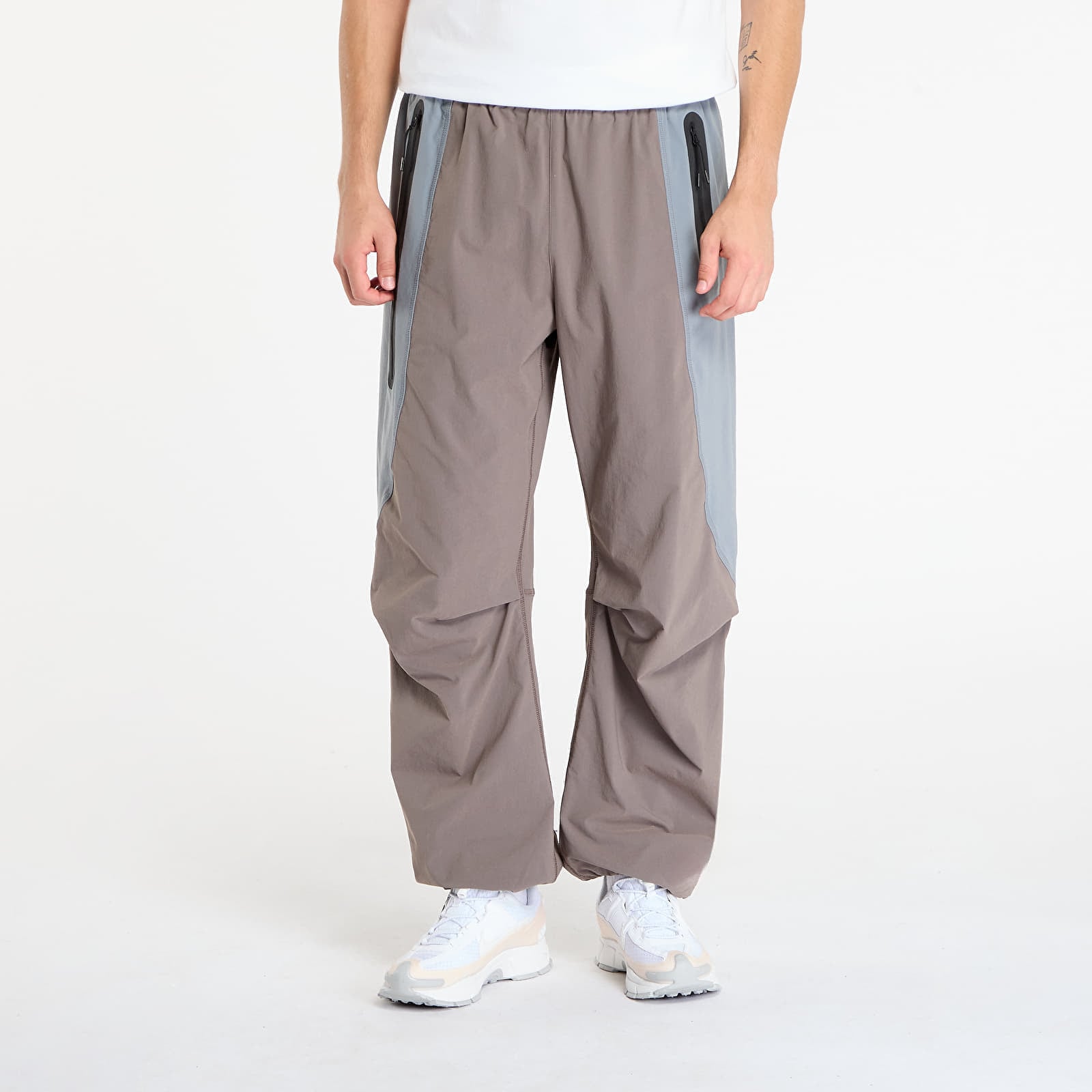Παντελόνια Nike Tech Men's Dri-FIT Woven Color-Block Oversized Pants Cave Stone/ Cool Grey/ Black XXL