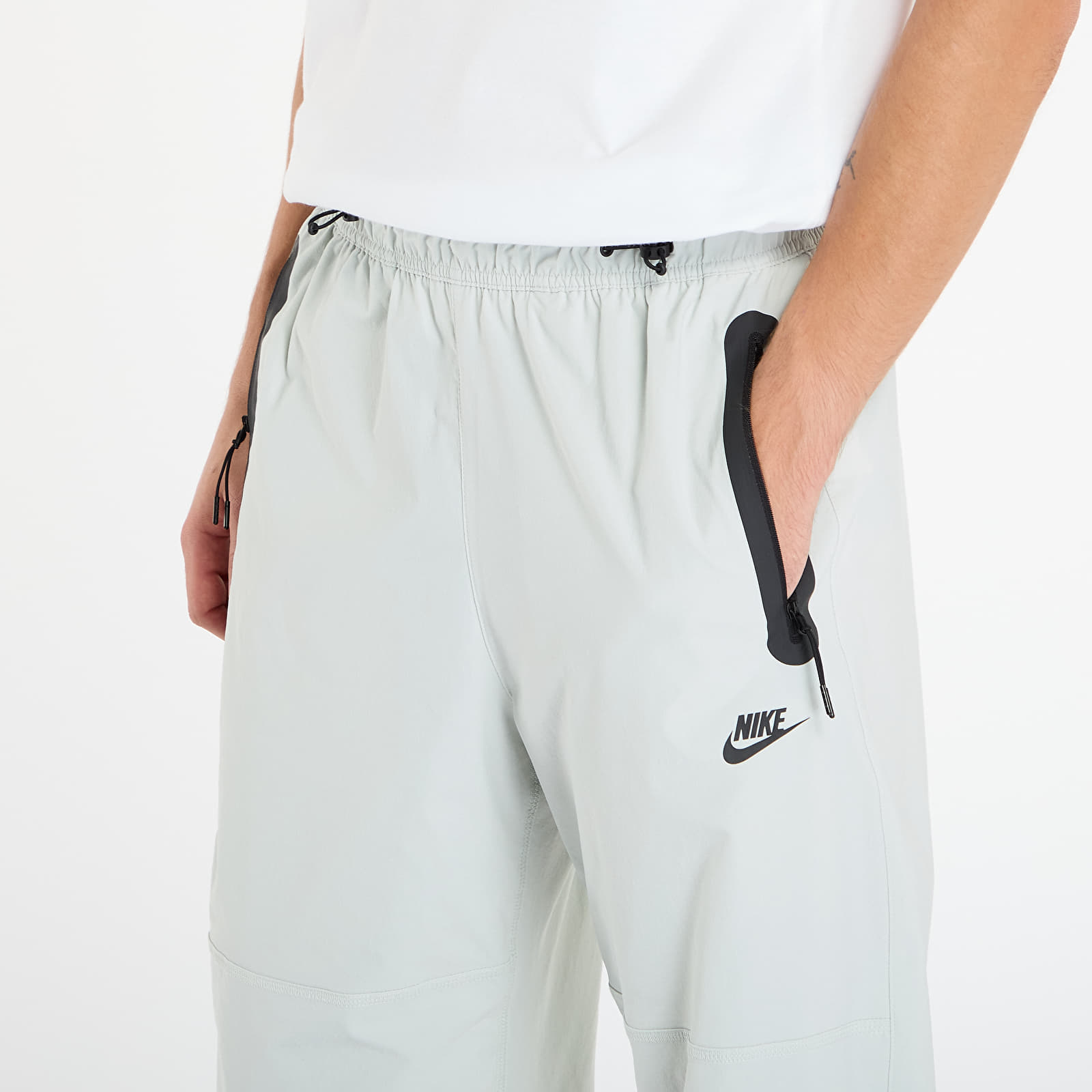 Spodnie Nike Tech Men's Woven Oversized Pants Light Silver/ Light Silver/ Black