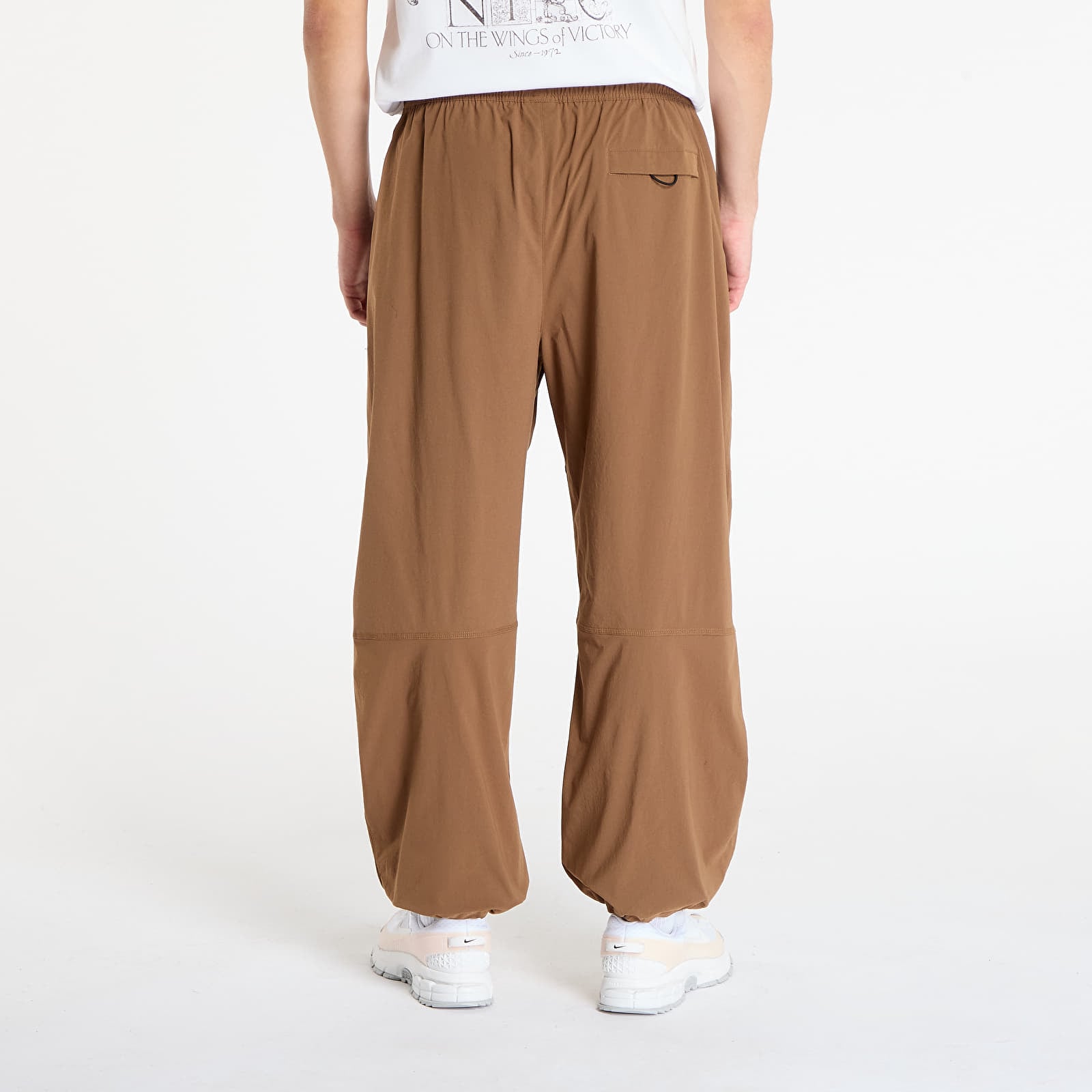 Muške hlače Nike Tech Men's Woven Oversized Pants Mosswood Brown/ Mosswood Brown/ Black