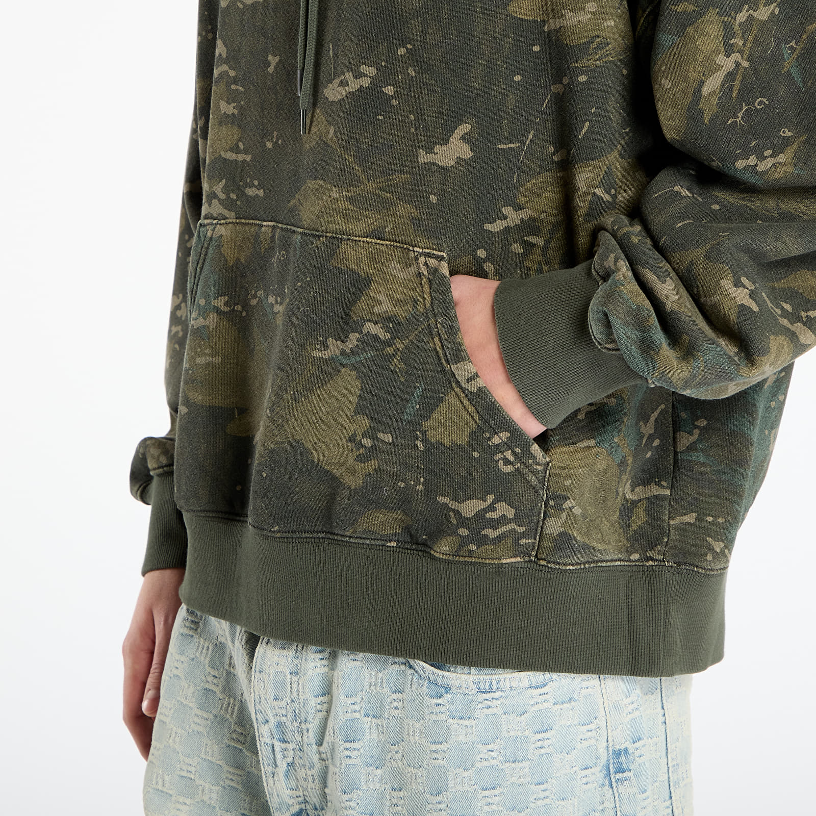 Мъжки суичъри Carhartt WIP Hooded Benton Sweat Camo Combi/ Green Garment Dyed