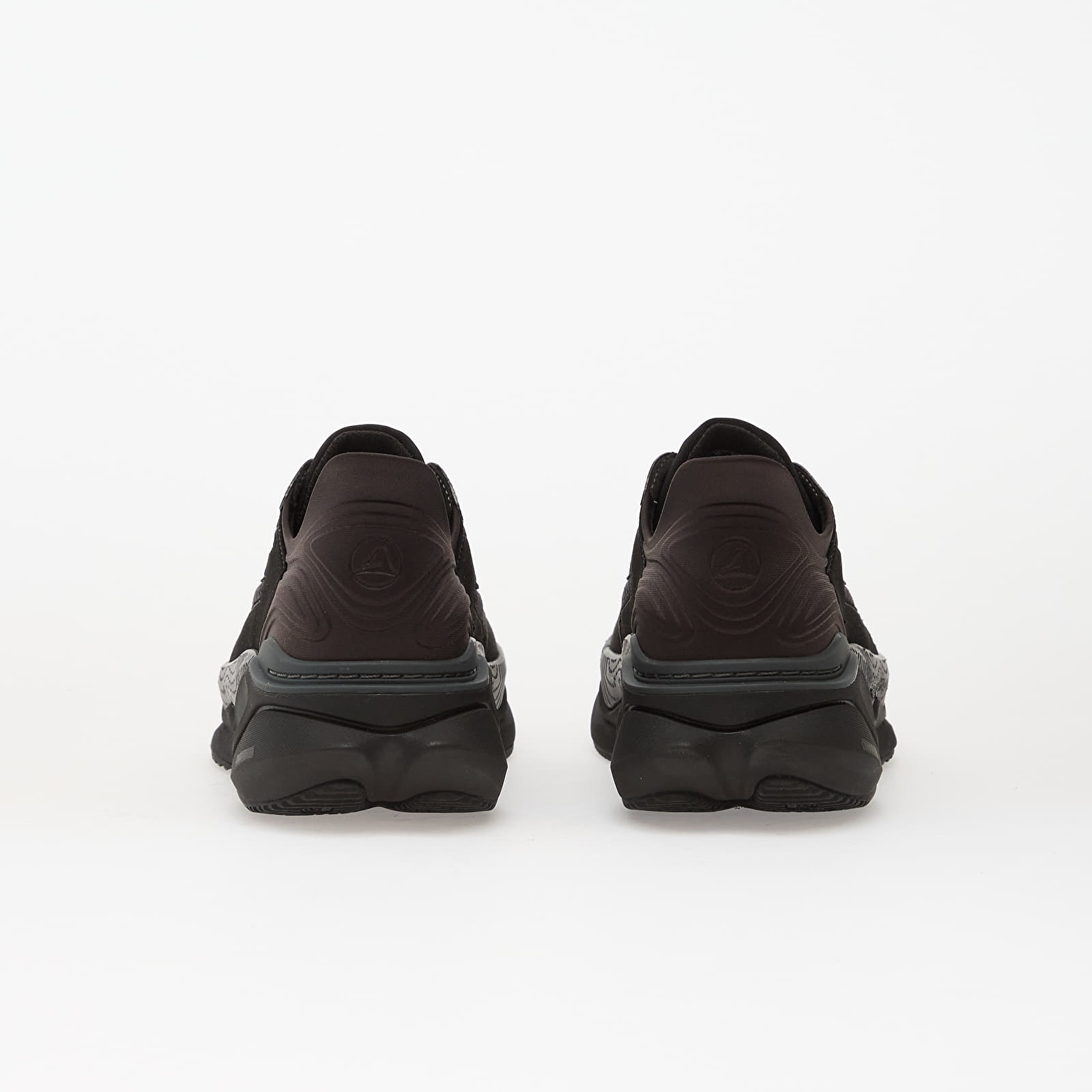 Încălțăminte și sneakerși pentru bărbați Clarks Pace Black