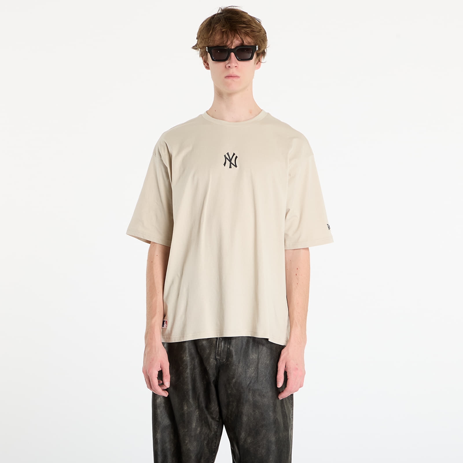 Мъжки тениски New Era MLB Nos Le Midi Os Tee New York Yankees UNISEX Stone