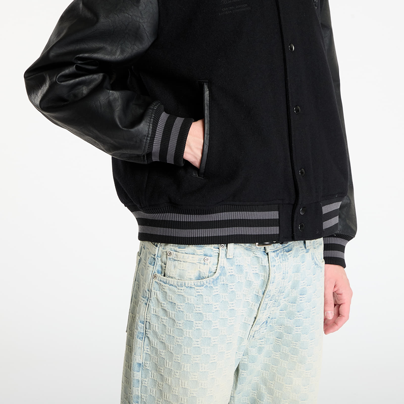 Vyriškos striukės New Era NBA Chicago Bulls Tonal Patch Varsity Jacket UNISEX Black