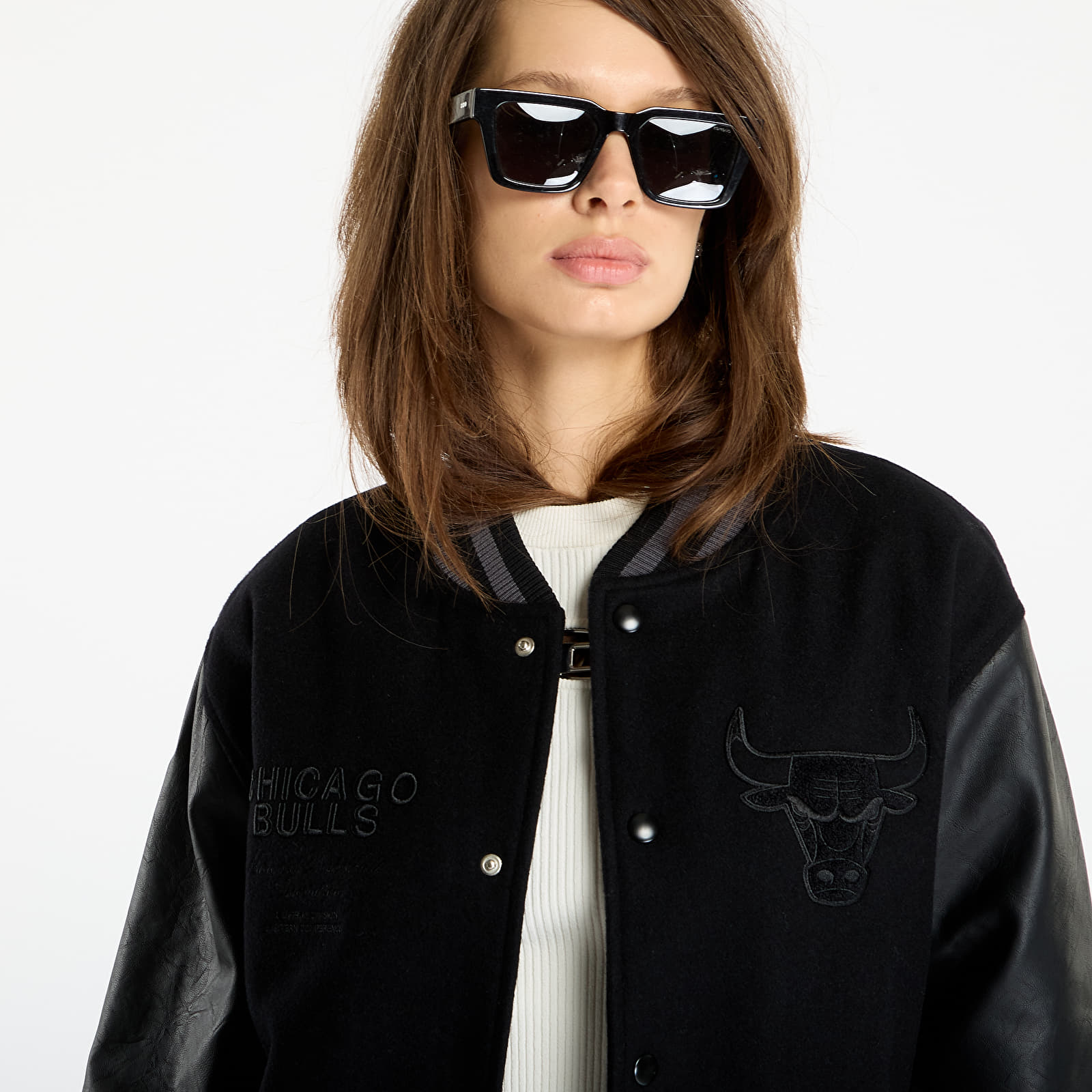 Vyriškos striukės New Era NBA Chicago Bulls Tonal Patch Varsity Jacket UNISEX Black