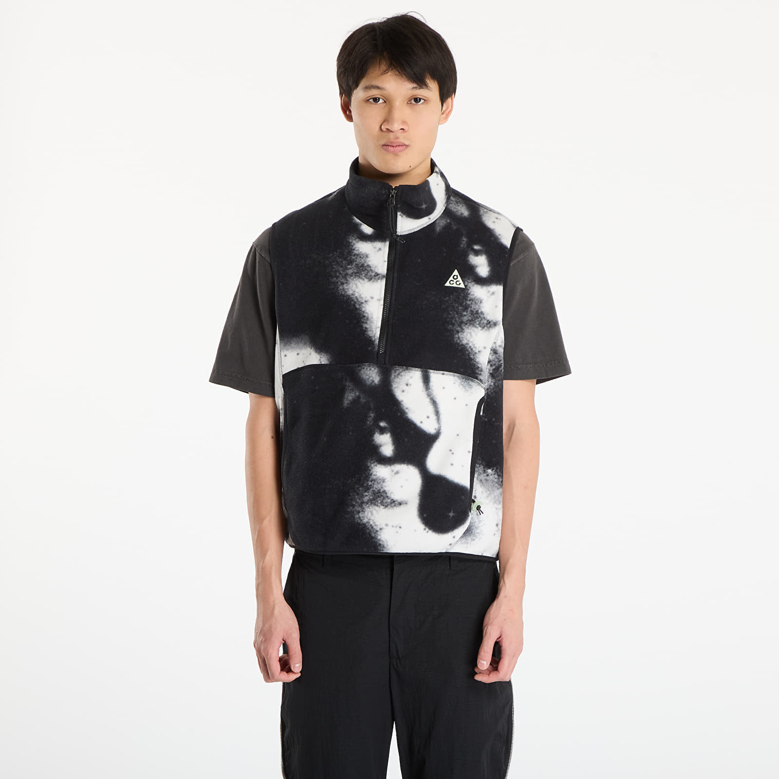 Vestă Nike ACG Wolf Tree Printed Vest Anthracite/ Black/ Summit White XL