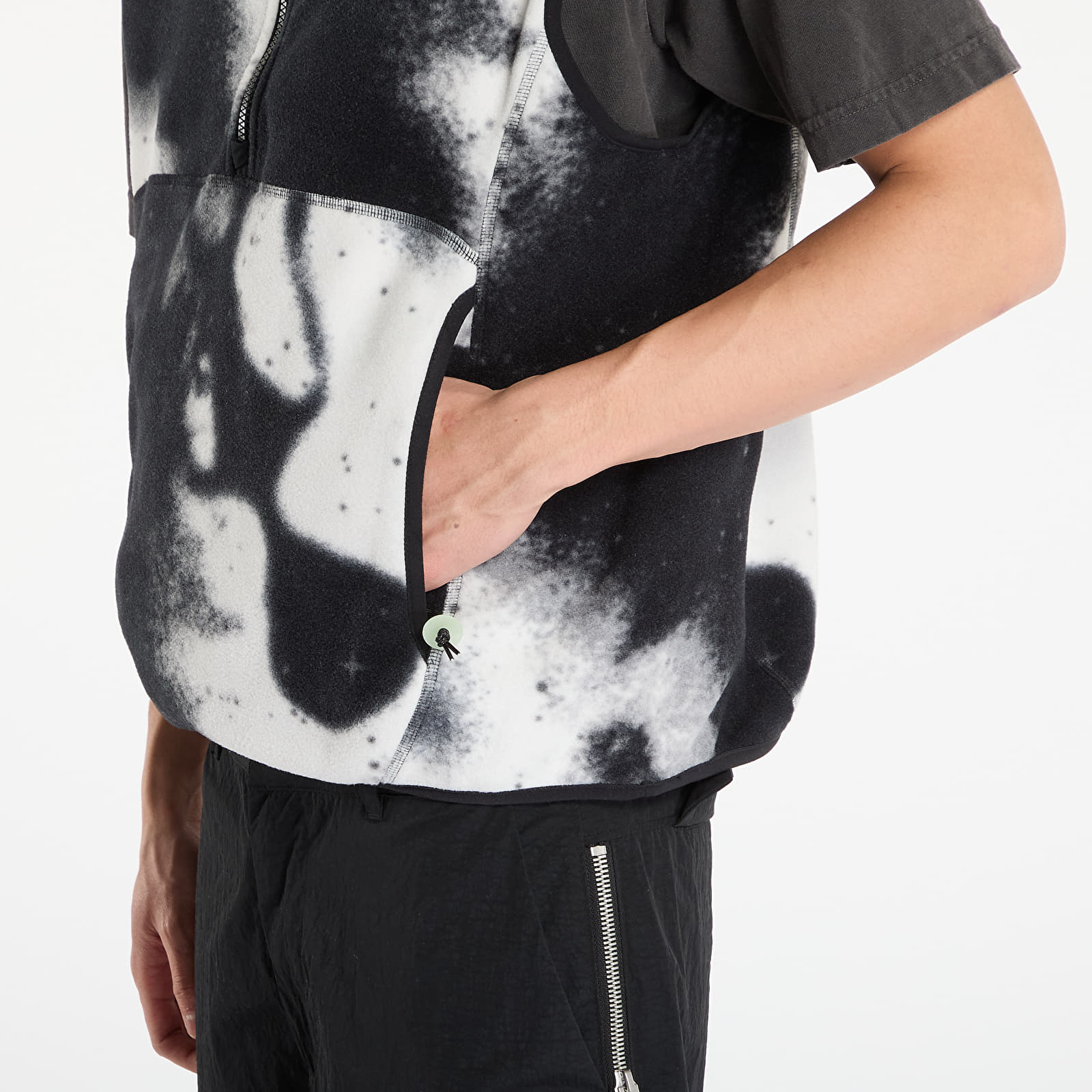 Men's vests Nike ACG "Wolf Tree" Printed Vest Anthracite/ Black/ Summit White