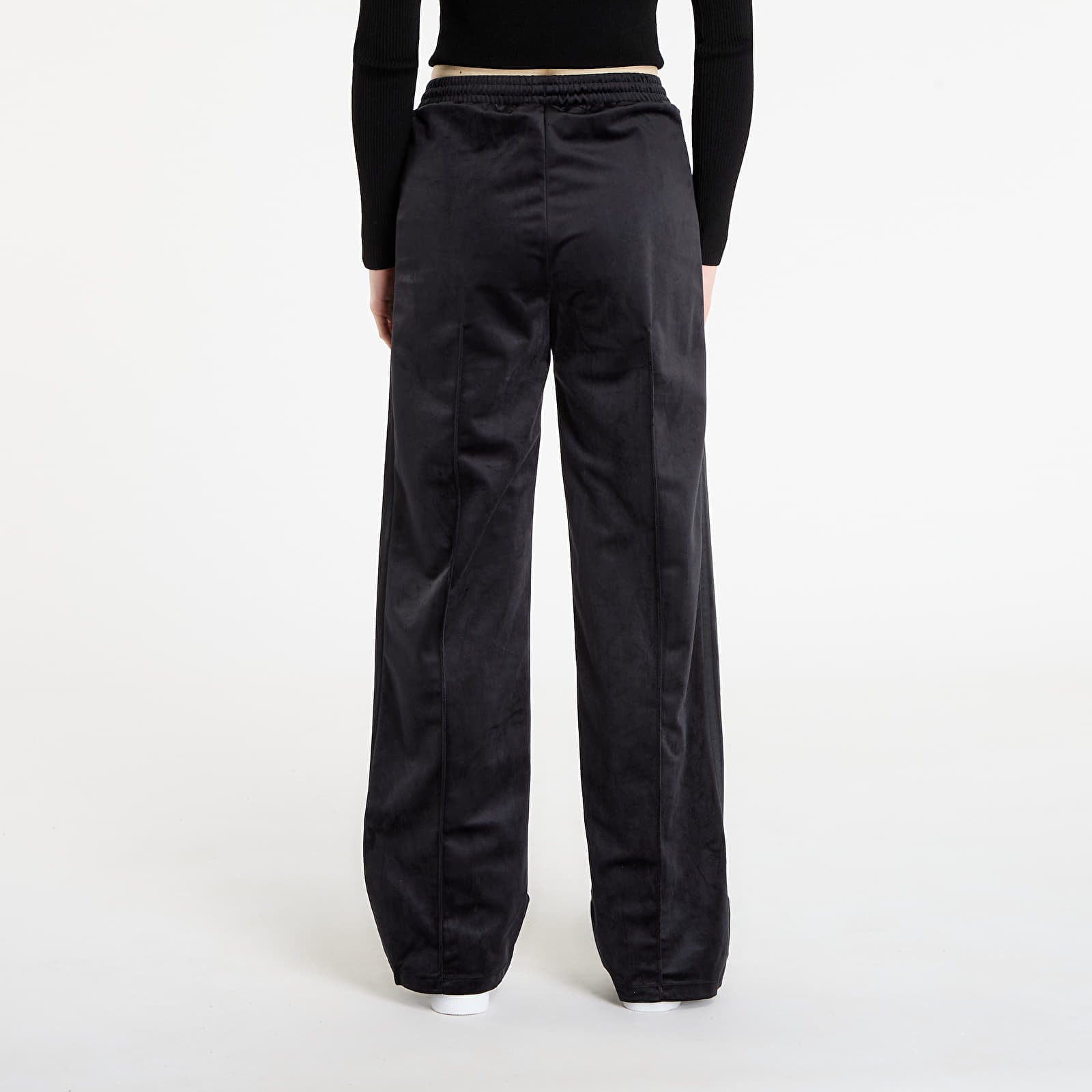 Ženske hlače adidas Velvet Trackpant Black