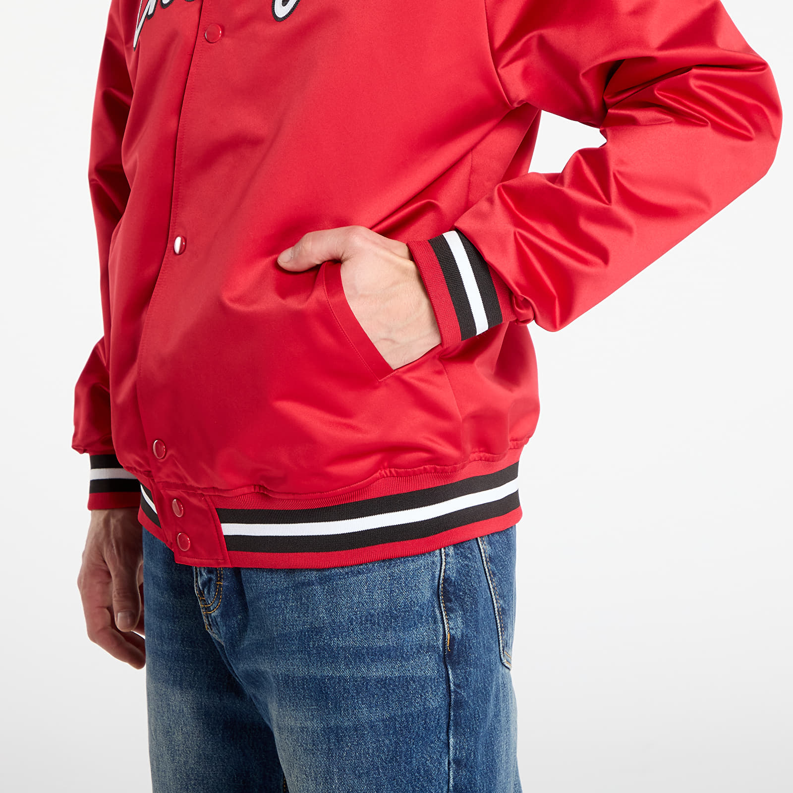 Jackets Mitchell & Ness NBA Lightweight Satin Jacket Vintage Logo Bulls Scarlet
