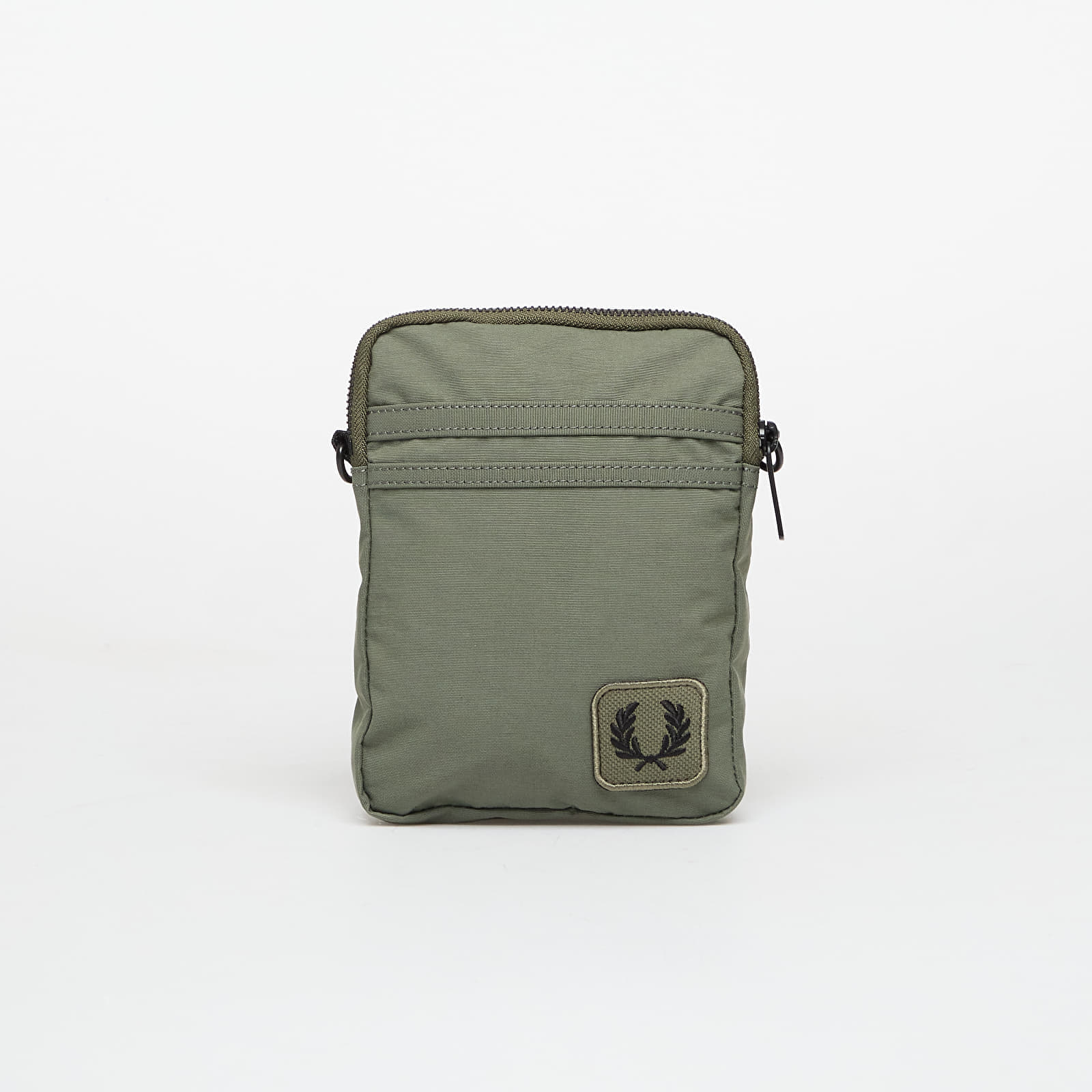 Τσάντα FRED PERRY Nylon Badge Small Side Bag Lrl Wrth Green Universal