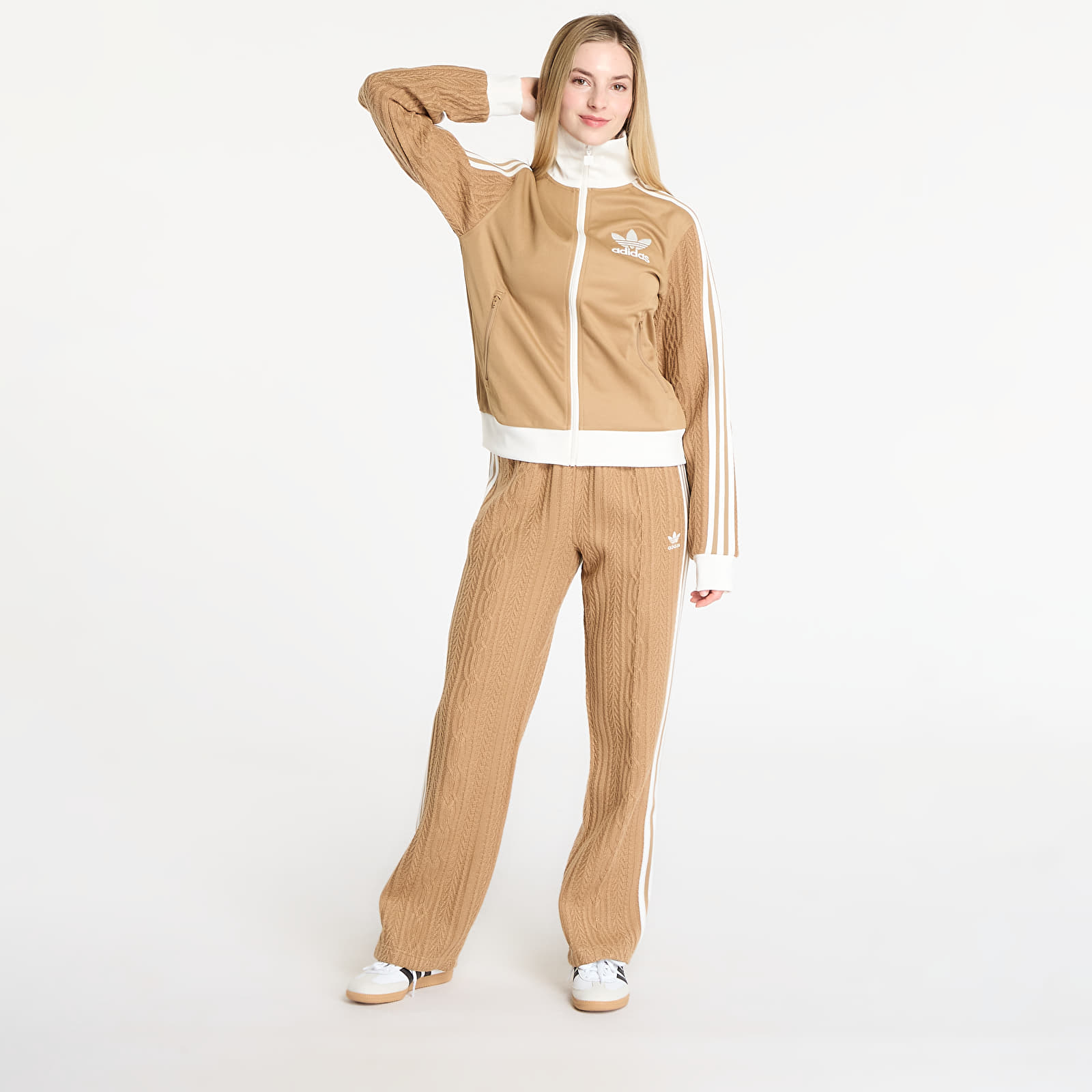 Sweatshirts für Frauen adidas Knit Classic Track Top Cardboard