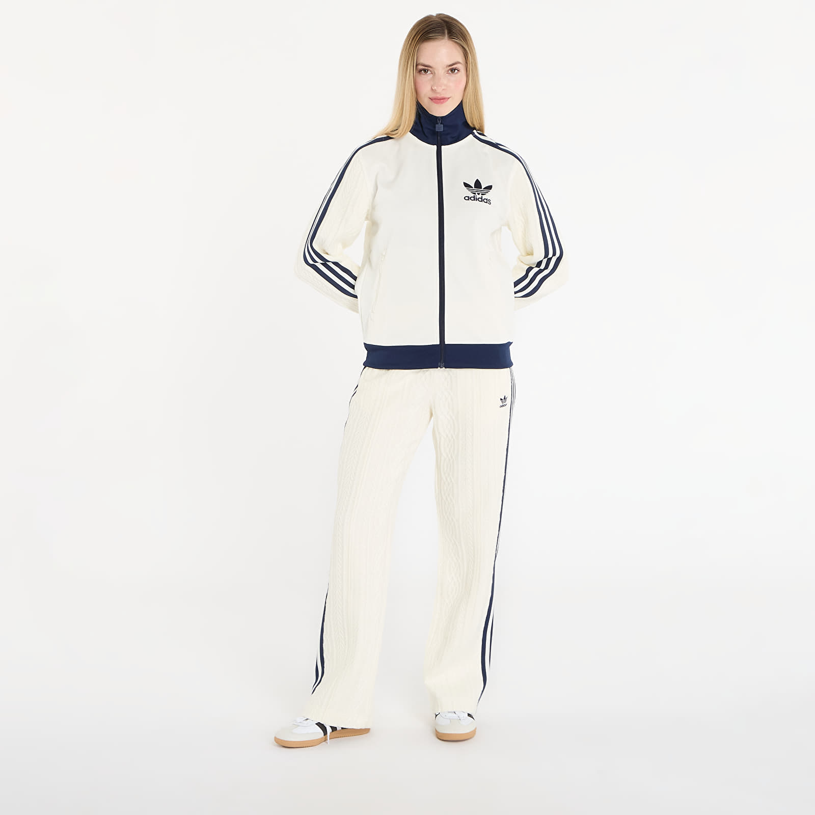 Sweatshirts für Frauen adidas Knit Classic Track Top Off White