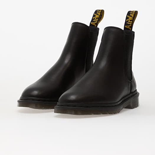 Dr. Martens Graeme Black | Queens