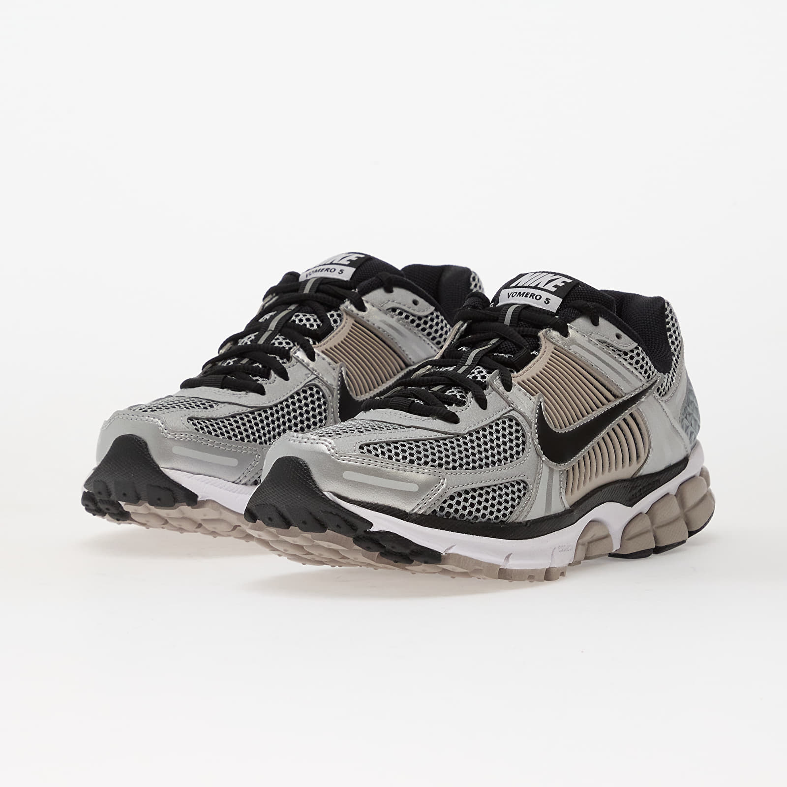 Încălțăminte și sneakerși pentru bărbați Nike Zoom Vomero 5 Metallic Silver/ Black-College Grey
