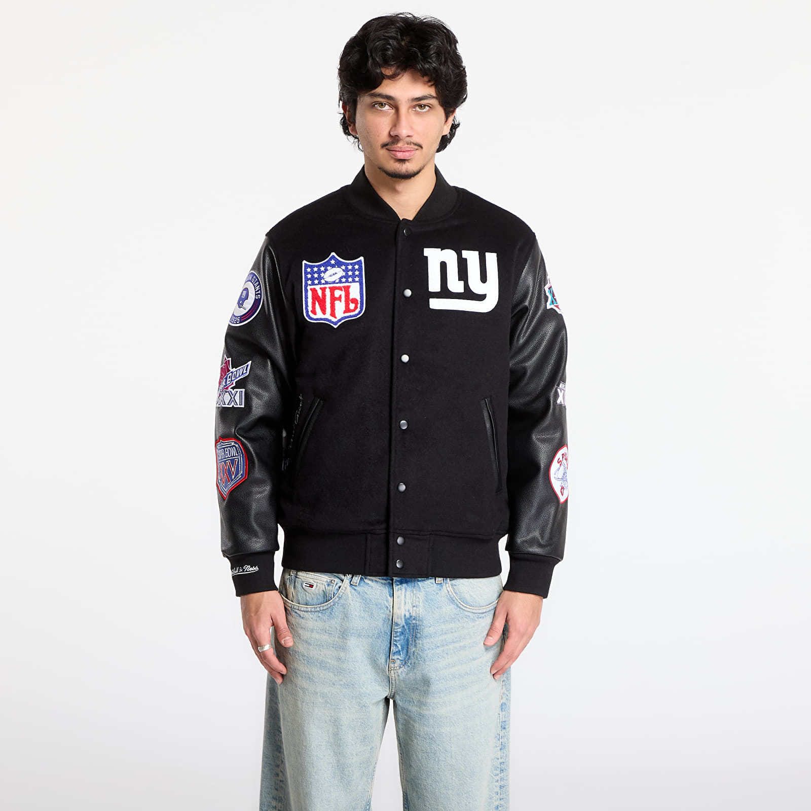 Pánské bundy Mitchell & Ness NFL Blackout Collection Varsity Jacket New York Giants Black