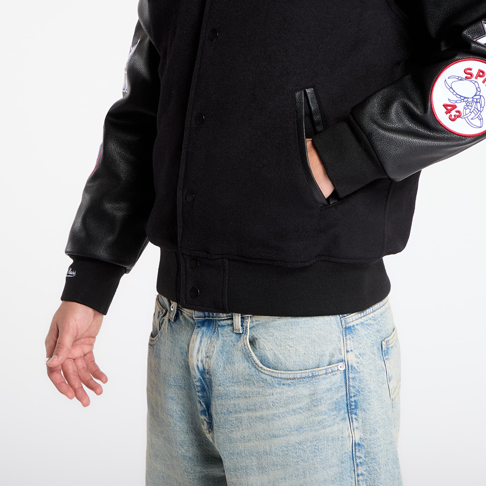 Pánské bundy Mitchell & Ness NFL Blackout Collection Varsity Jacket New York Giants Black