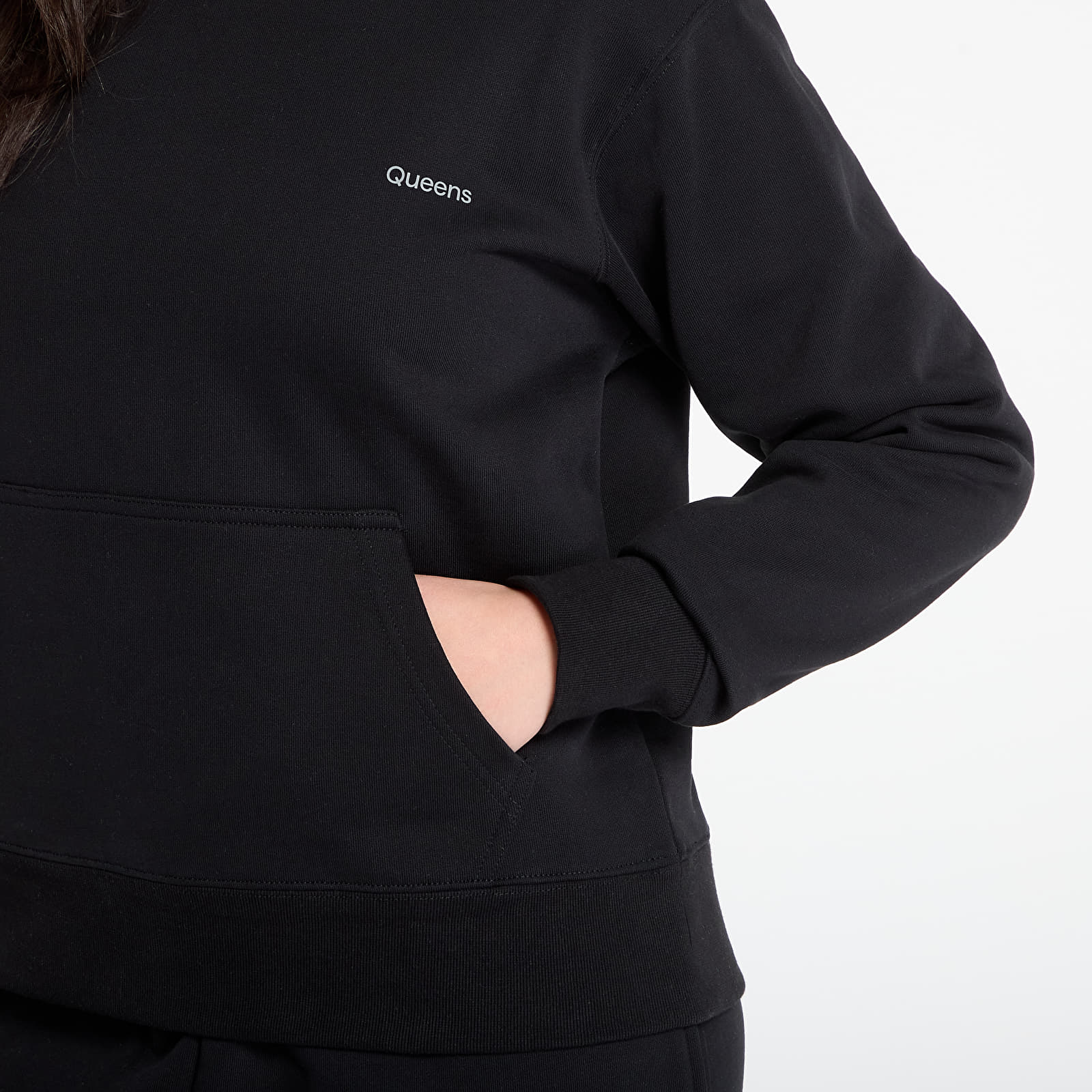 Felpe Queens Women's Sweats Essential Hoodie Black