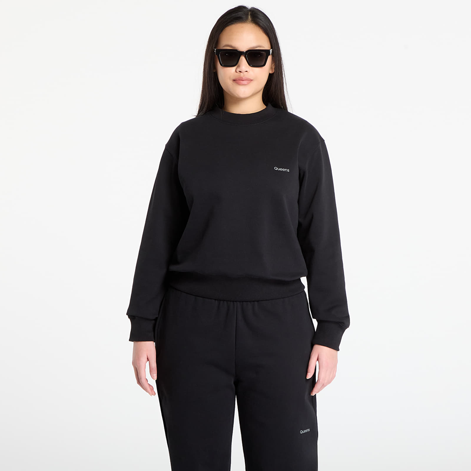 Felpe Queens Women's Sweats Essential Crewneck Black