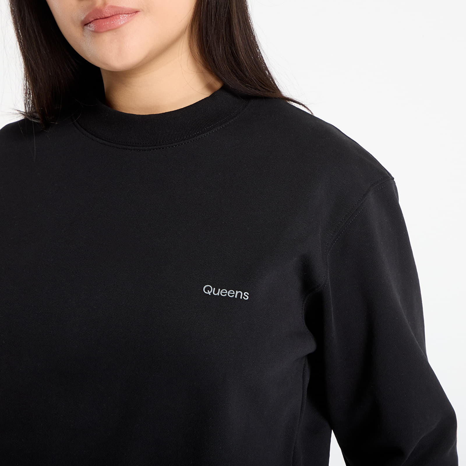 Felpe Queens Women's Sweats Essential Crewneck Black