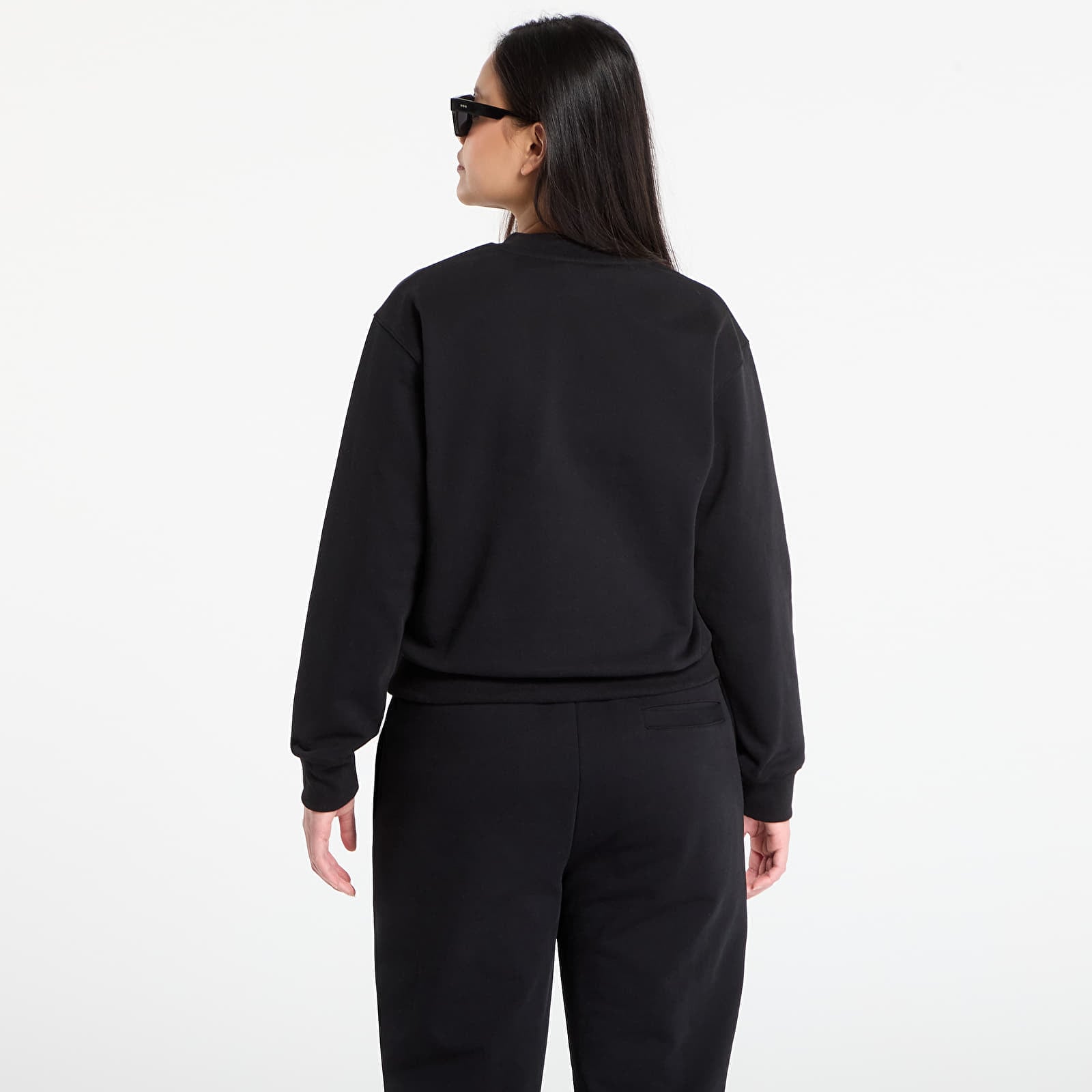 Felpe Queens Women's Sweats Essential Crewneck Black