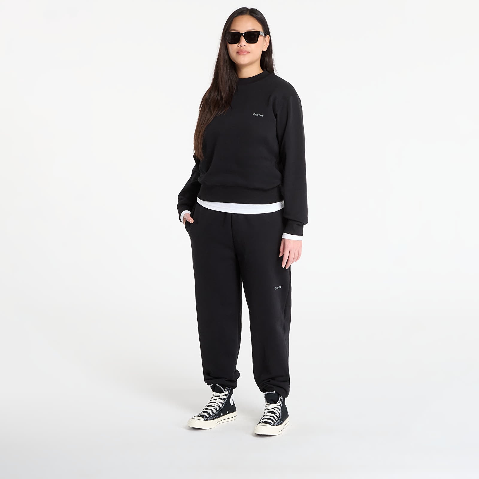 Felpe Queens Women's Sweats Essential Crewneck Black