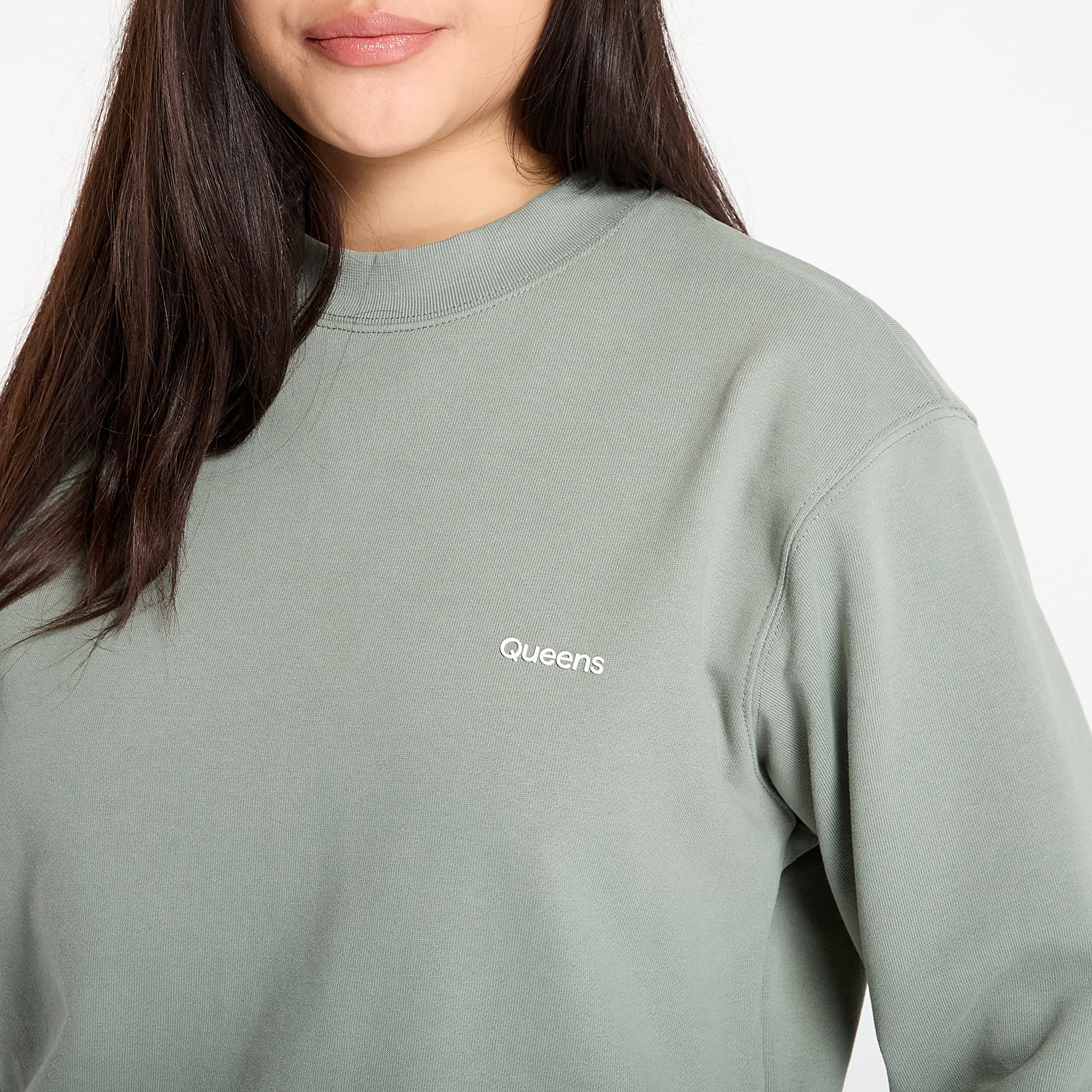 Суичърти Queens Women's Sweats Essential Crewneck Leaf