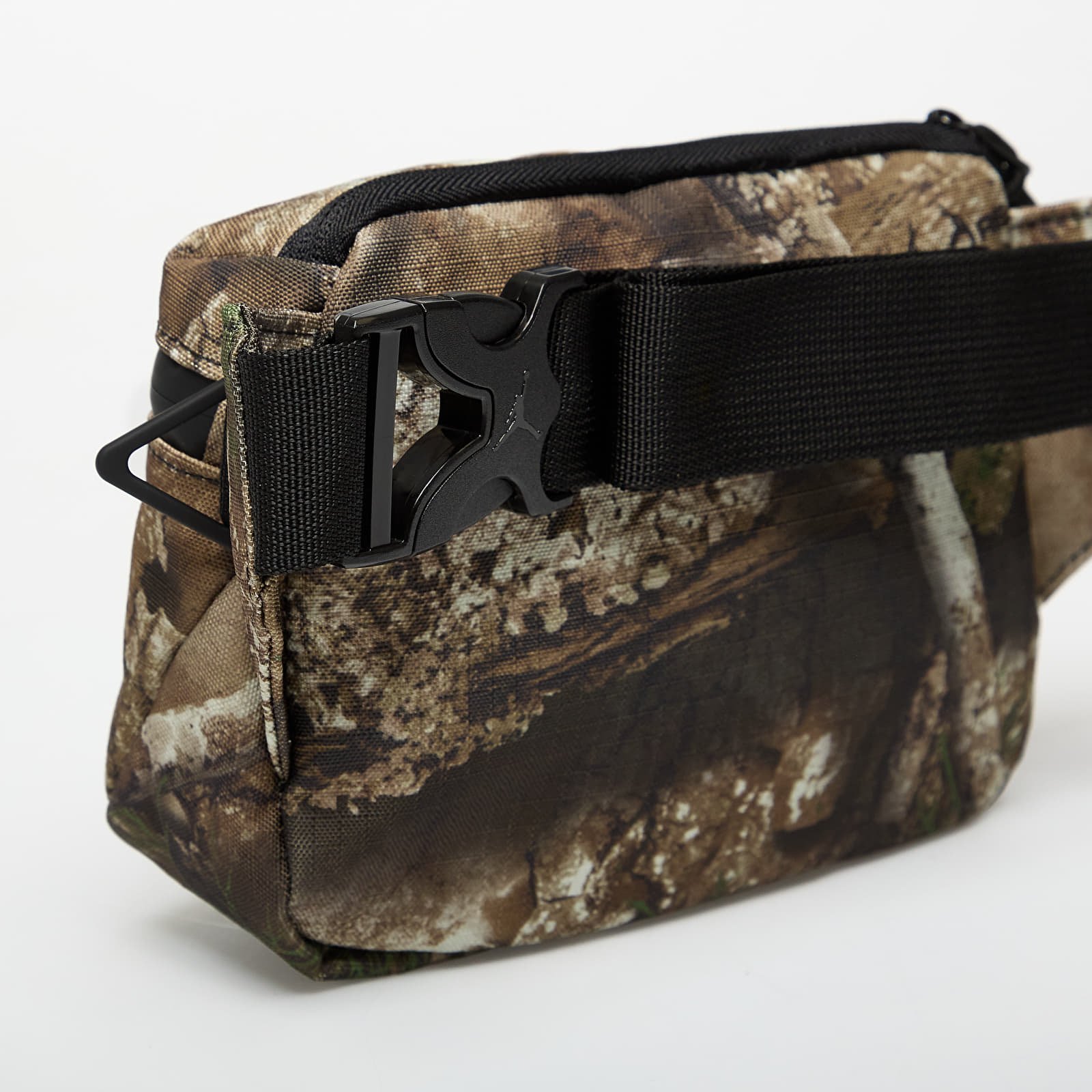 Męskie spodnie nerki Jordan Jam Franchise Crossbody Black/ Multi