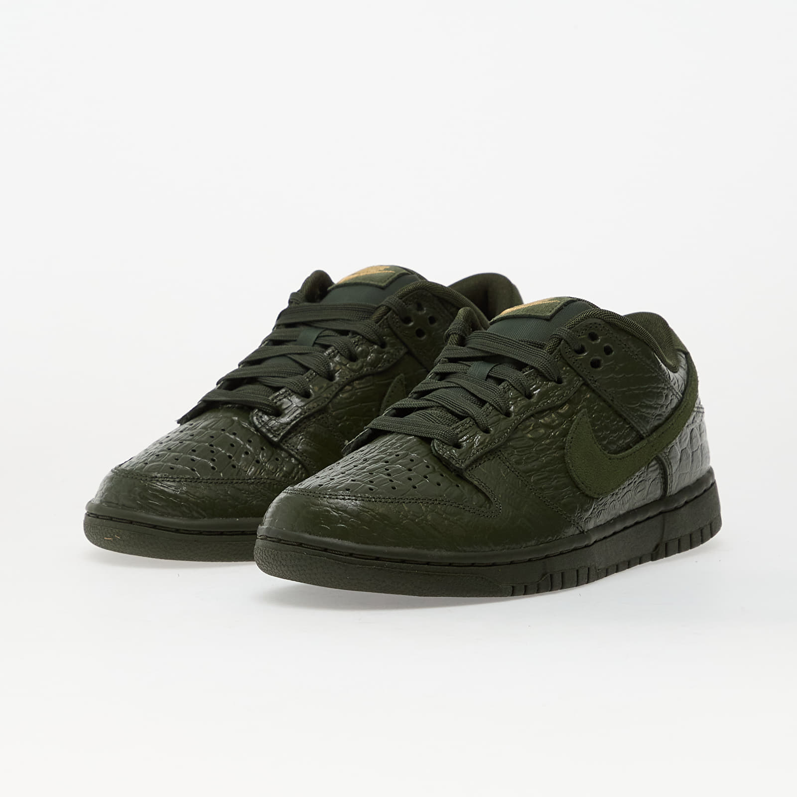 Dámske topánky a tenisky Nike Dunk Low Carbon Green/ Carbon Green-Metallic Gold