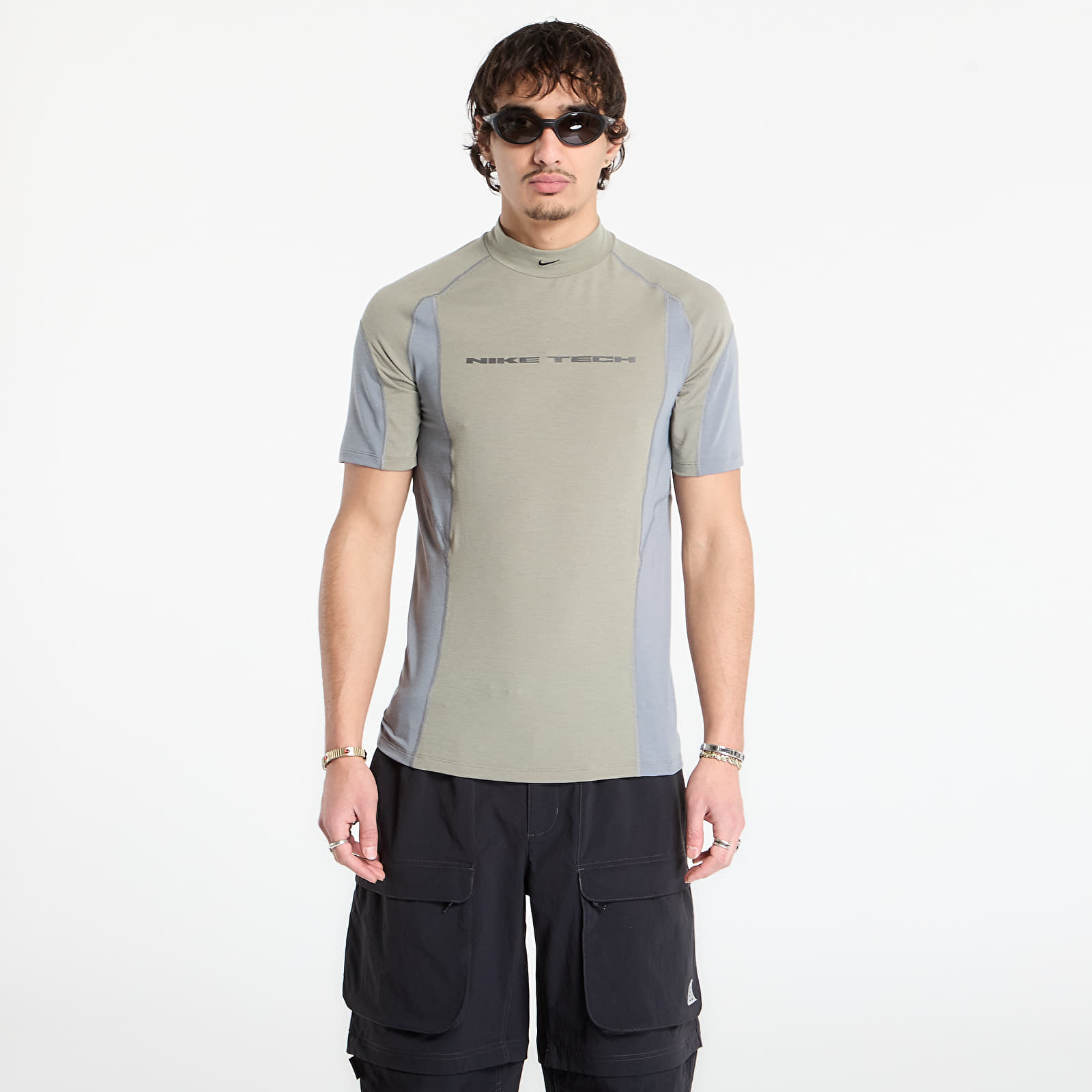 Мъжки тениски Nike Men's Dri-FIT Short-Sleeve Base Layer Light Army/ Cool Grey/ Cool Grey/ Black