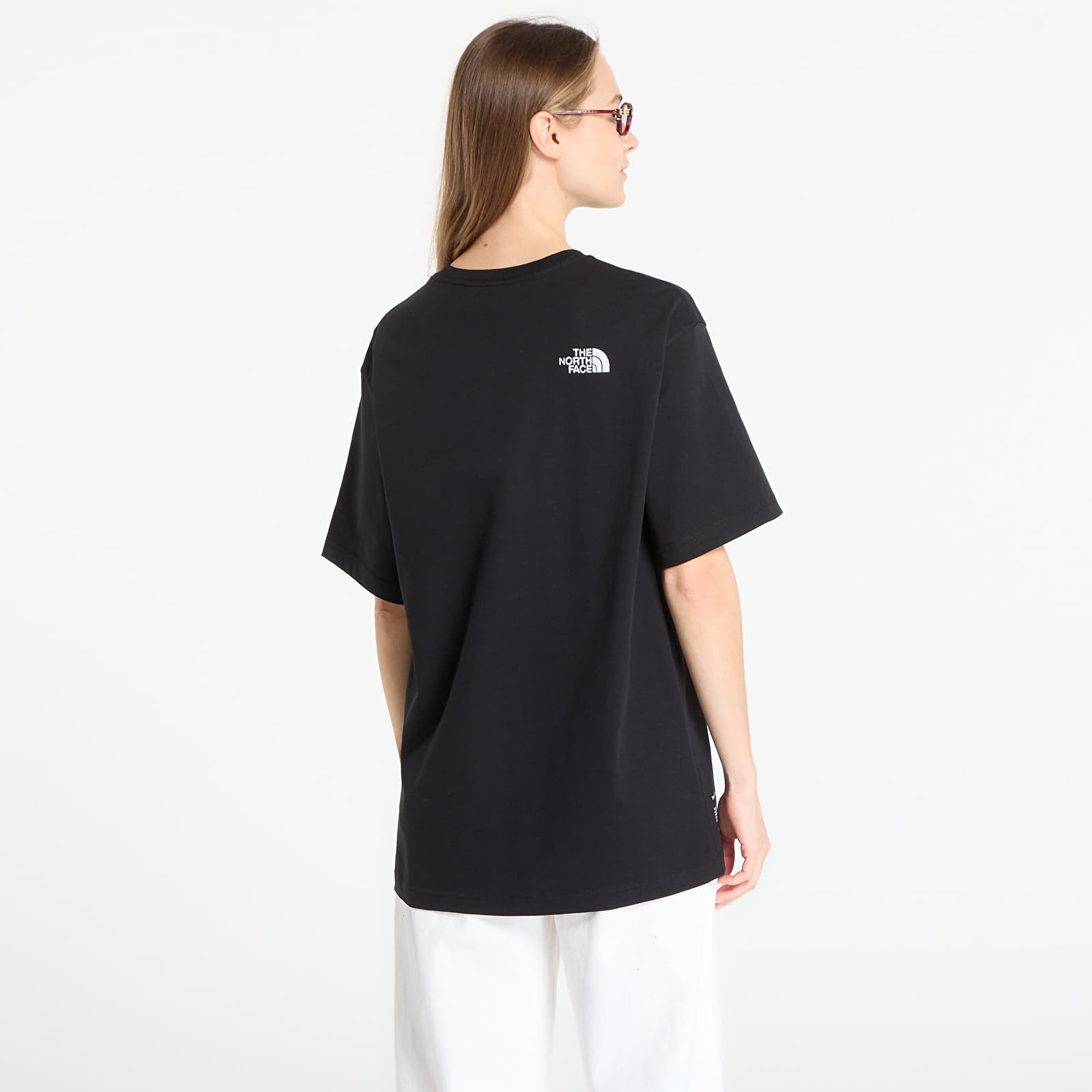 T-shirts för män The North Face S/S Icon Mountain Jckt Relaxed Tee UNISEX TNF Black
