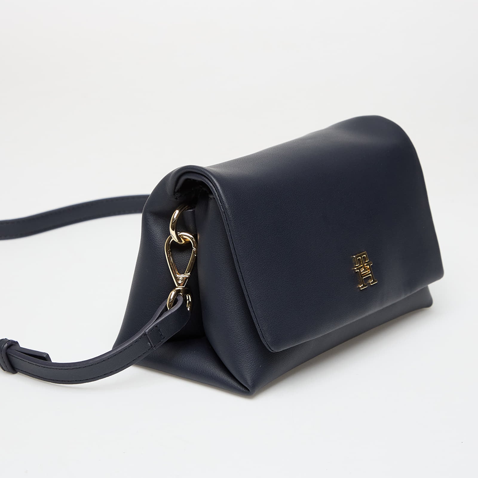 Käsilaukut Tommy Hilfiger Th Modern Ess Mini Crossover Space Blue