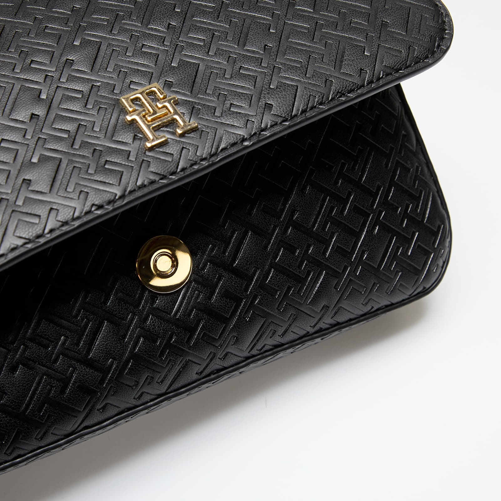 Käsilaukut Tommy Hilfiger Th Icon Conv Crossover Mono Black