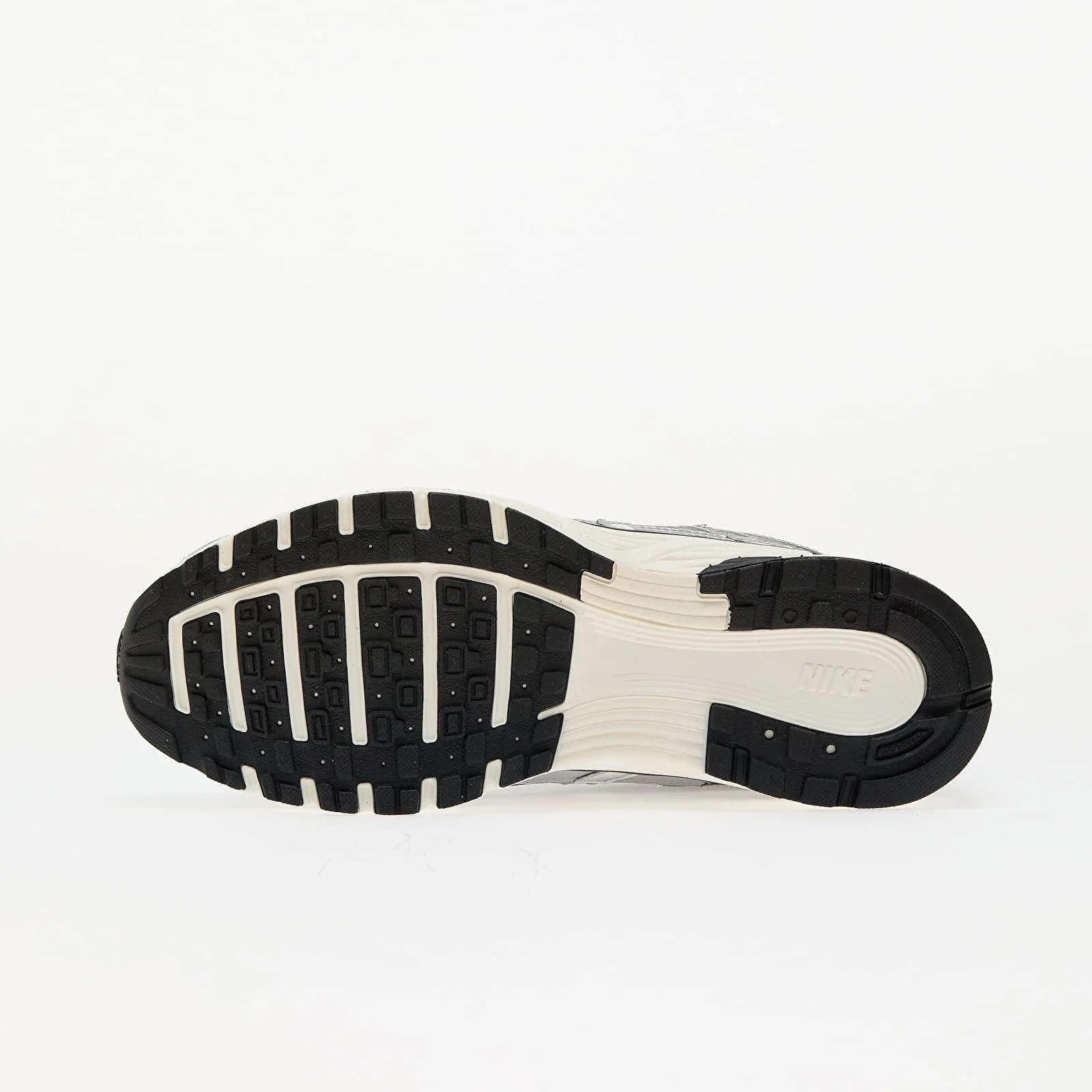 Turnschuhe und Schuhe für Männer Nike P-6000 Metallic Silver/ Metallic Silver-Sail