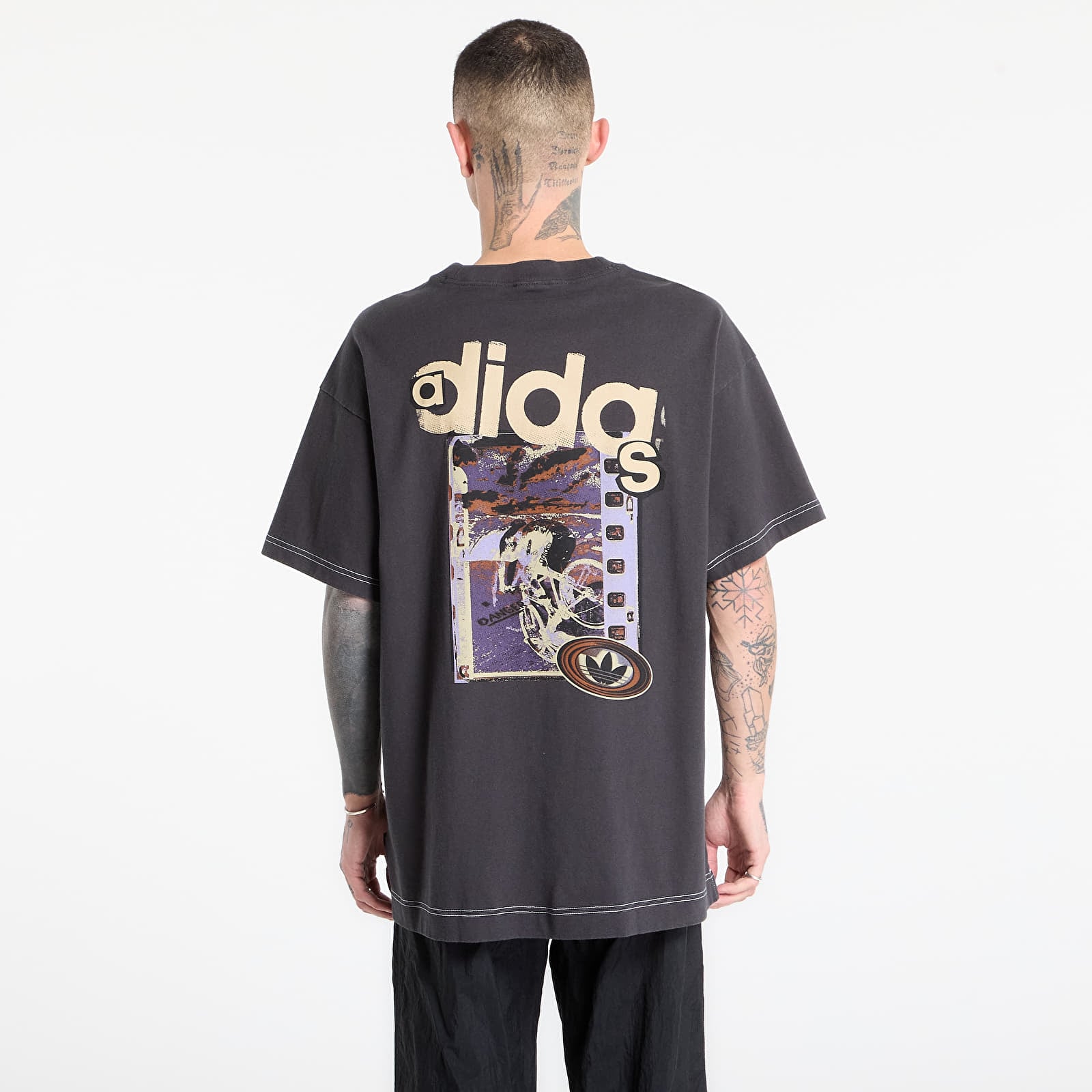 Miesten T-paidat adidas Graphic Ss Tee Carbon